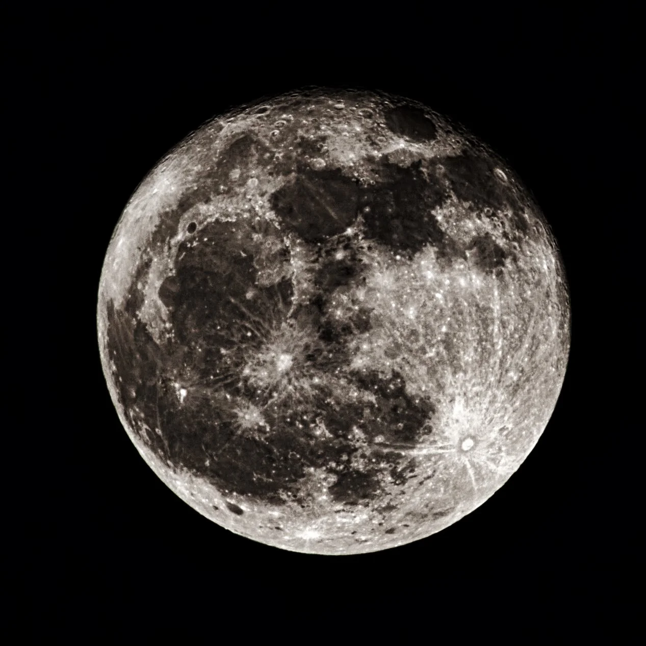 "La Luna" by Bharat Khemlani