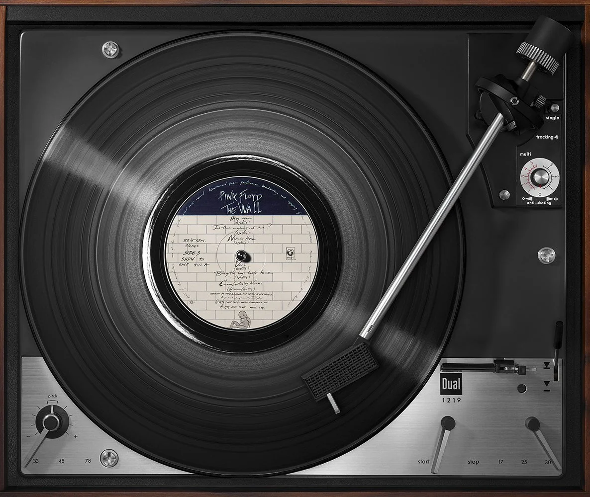 Pink Floyd “The Wall” on Bang & Olufsen Beograd 4004.
“I have became comfortably numb”. Pink Floyd.