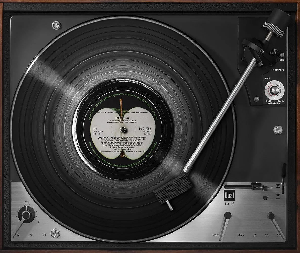 The Beatles "Hey Jude" on Transrotor AC. "Count your age by friends, not years. Count your life by smiles, not fears". John Lennon.
