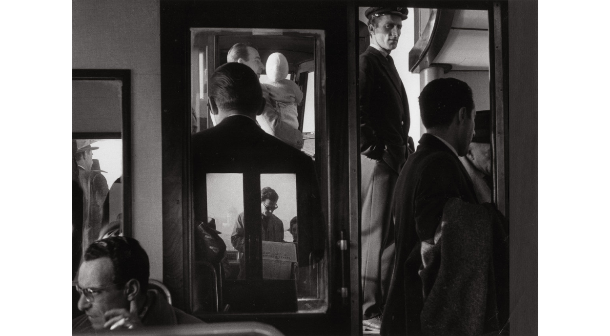 Gianni Berengo Gardin. Vaporetto, Venice, 1960. 30x40cm, open edition, signed. Gelatin silver print on baryta paper.
Gianni Berengo Gardin (1930–2025) was a towering figure in international photography, honored with the Leica Oskar Barnack Award, the