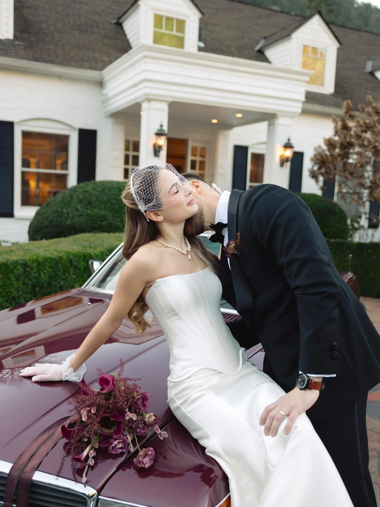 A little old-world romance @foxhollow_events 😍 Photography: @sofia_ermolenko.photo 📸
Makeup &amp; Hair: @xenia_makeup_hair 
Stylist: @roxy_haart aka @ntwstyle 
Venue: @foxhollow_events 
Content creator: @ev.content 
Florist: @littlejoyfleurs 
Car R