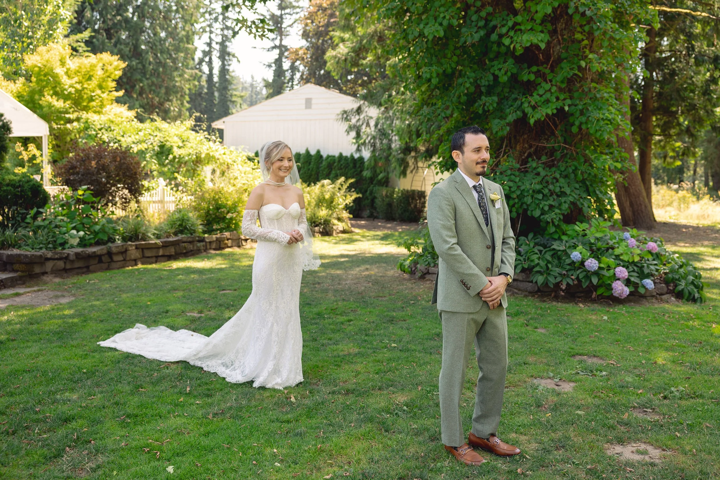 fox-hollow-farm-issaquah-wedding-first-look-private-vows-3.jpg