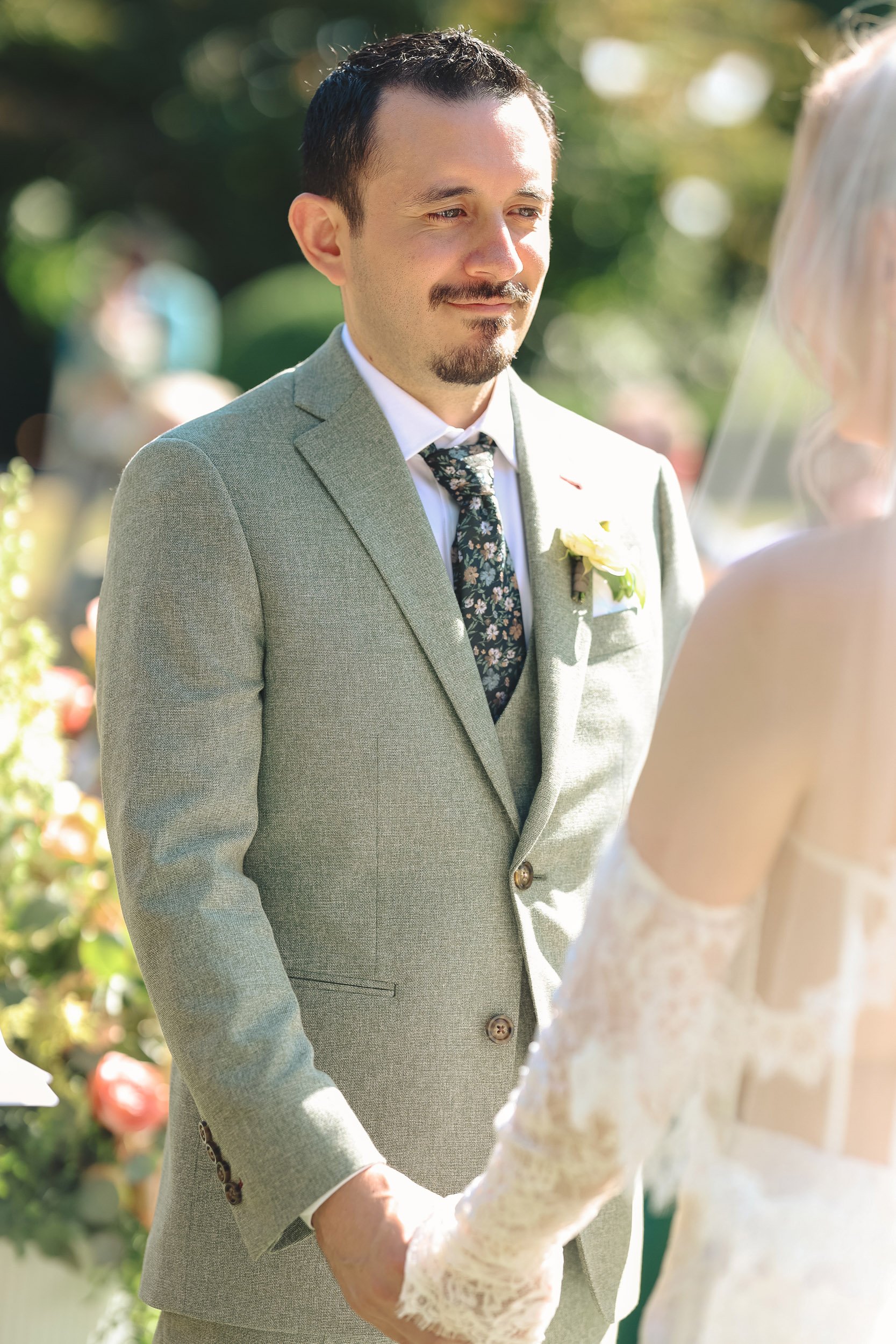 outdoor-wedding-ceremony-fox-hollow-farm-issaquah-8.jpg