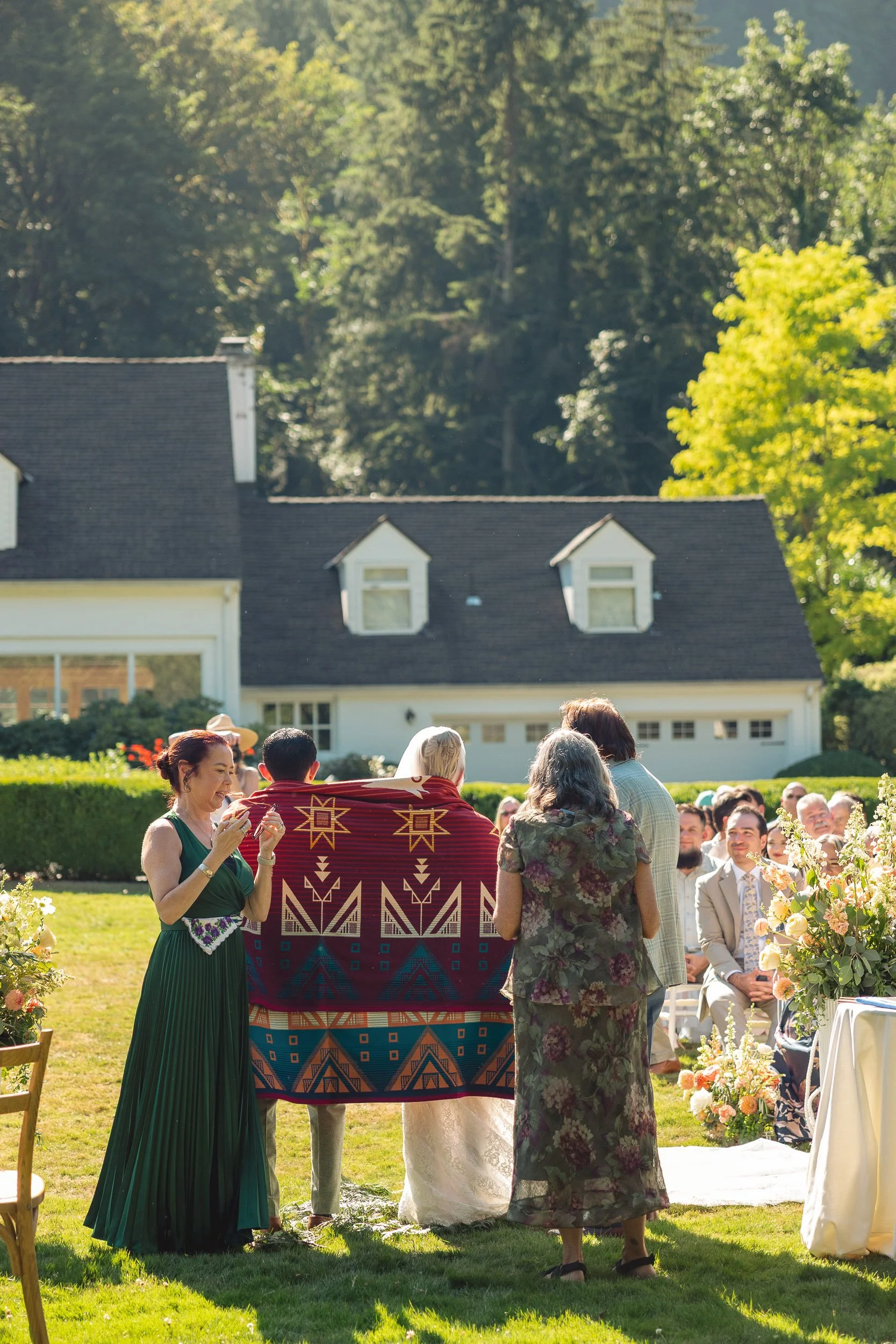 outdoor-wedding-ceremony-fox-hollow-farm-issaquah-18.jpg