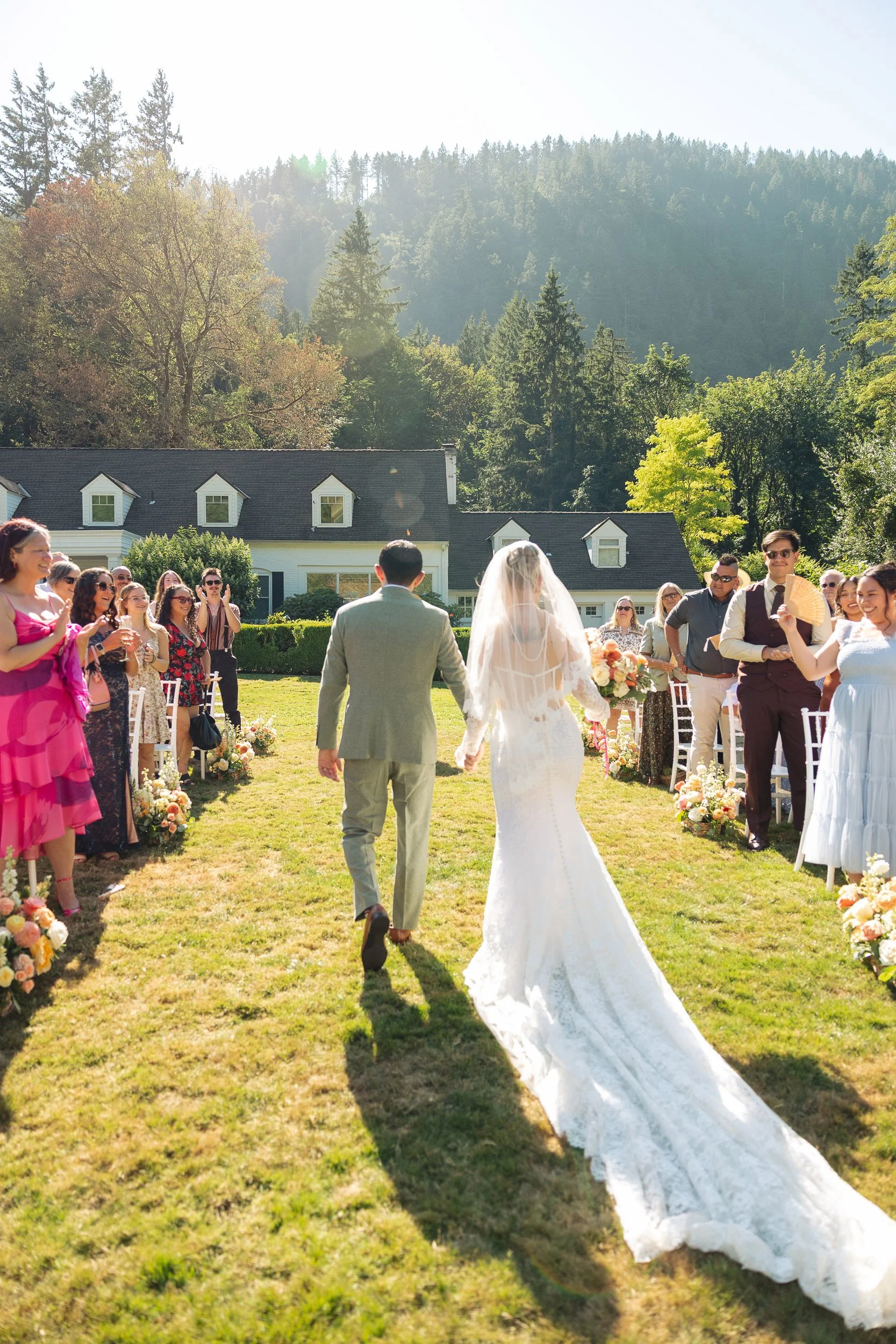 outdoor-wedding-ceremony-fox-hollow-farm-issaquah-23.jpg