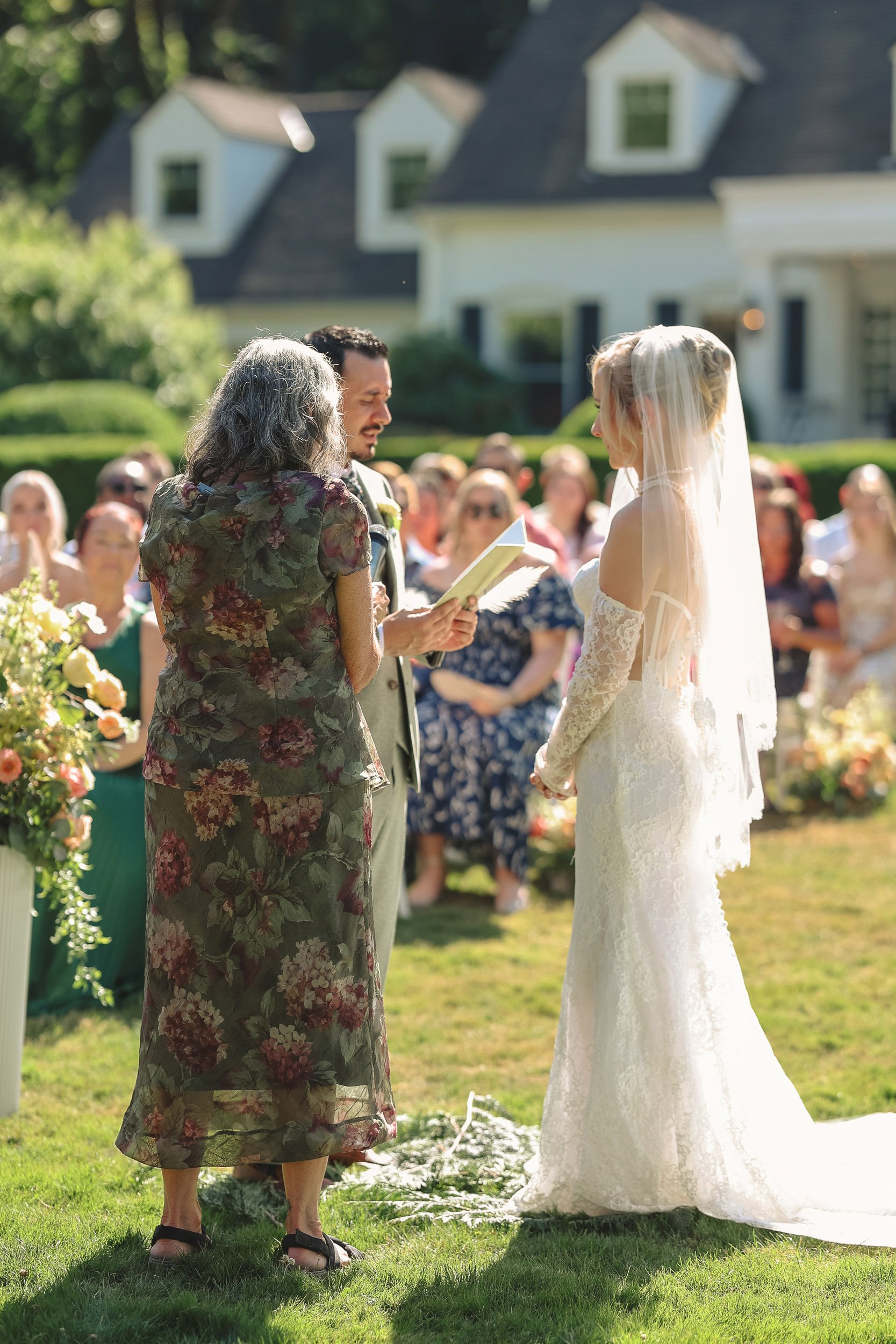 outdoor-wedding-ceremony-fox-hollow-farm-issaquah-13.jpg
