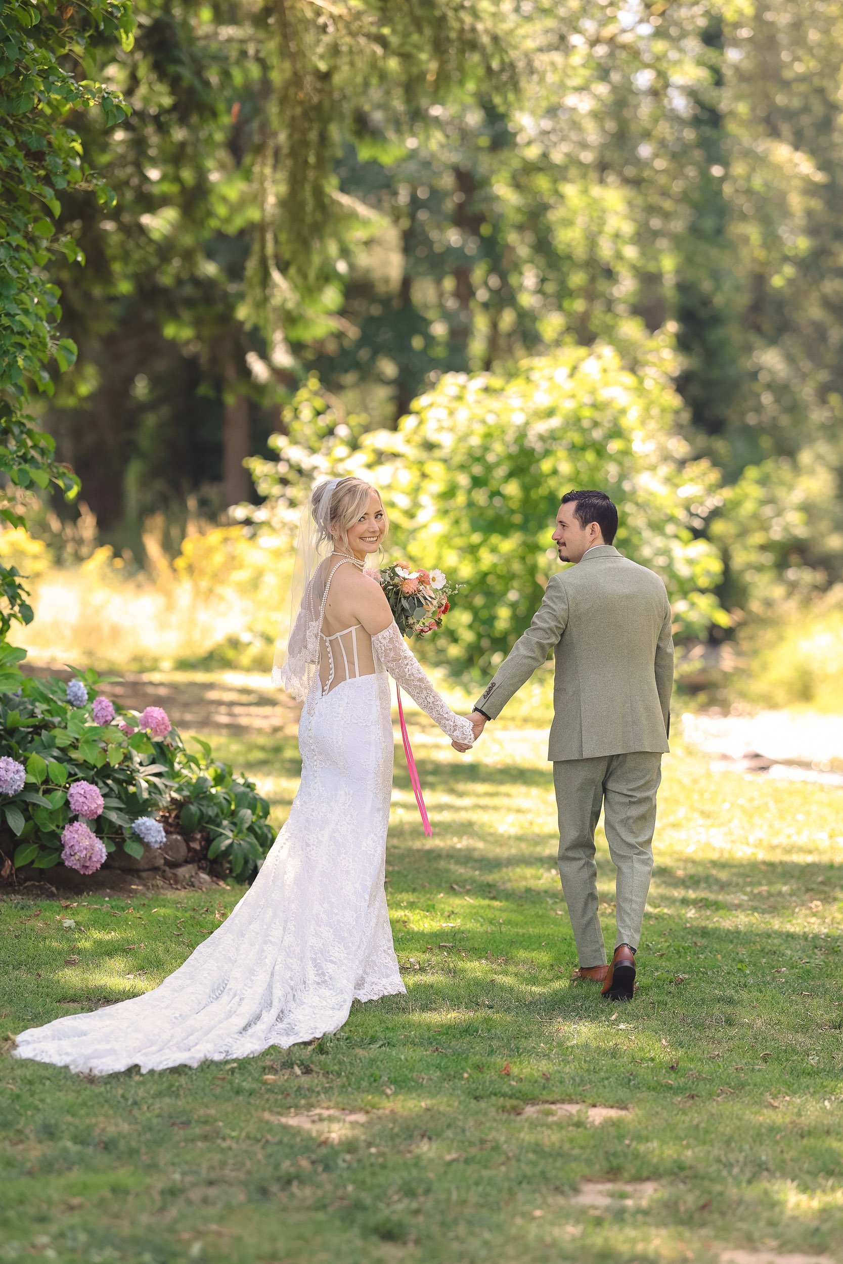 fox-hollow-farm-issaquah-wedding-first-look-private-vows-17.jpg