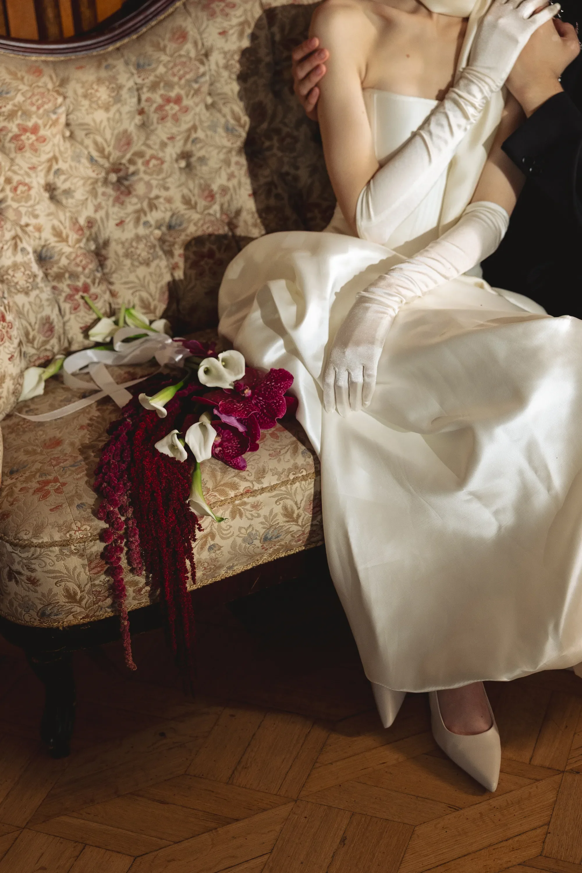 bridal bouquet-vanda orchids-calla lilies-cascading amaranthus-4_result.webp