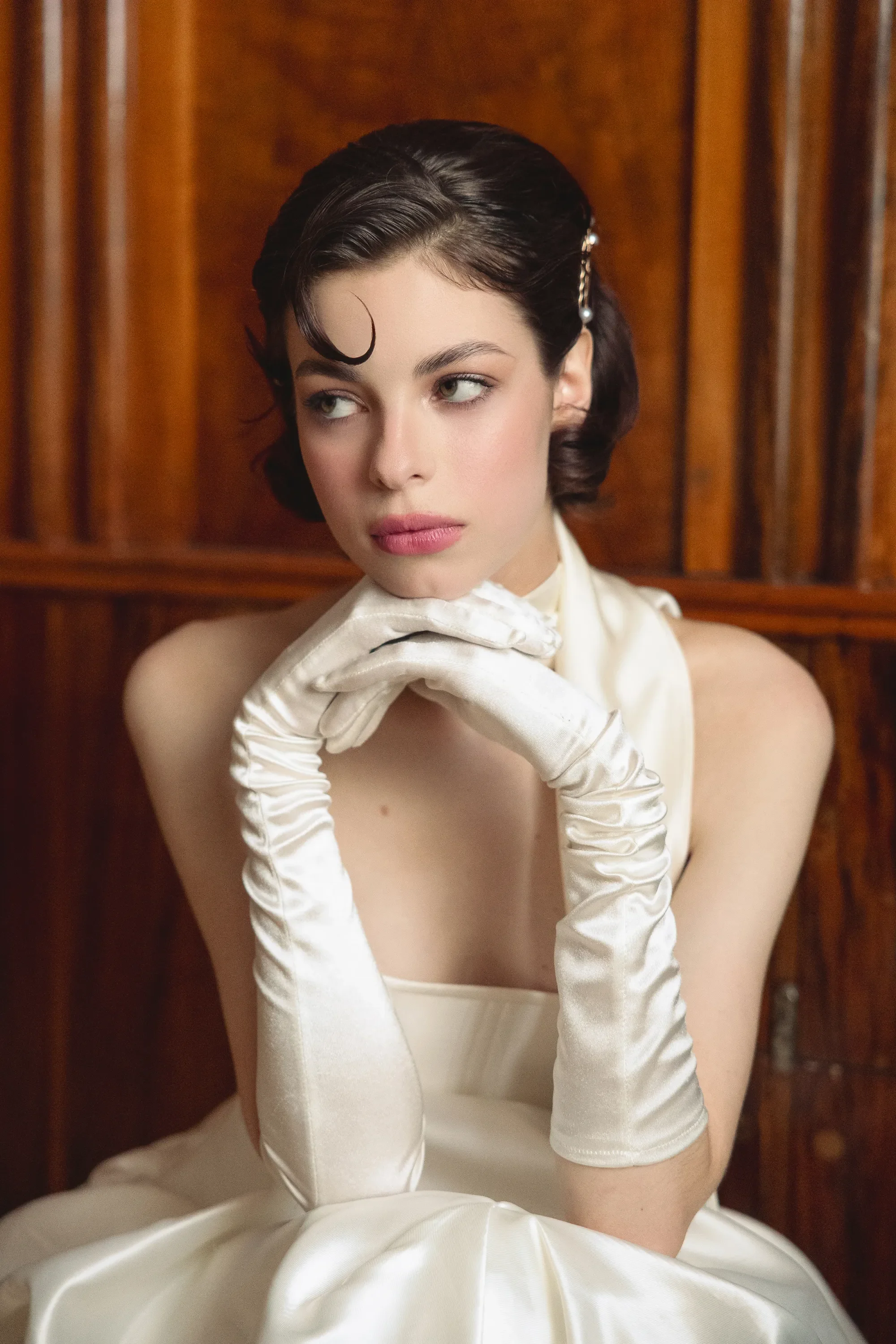 bridal-hair-vintage-timeless-editorial-look-5_result.webp