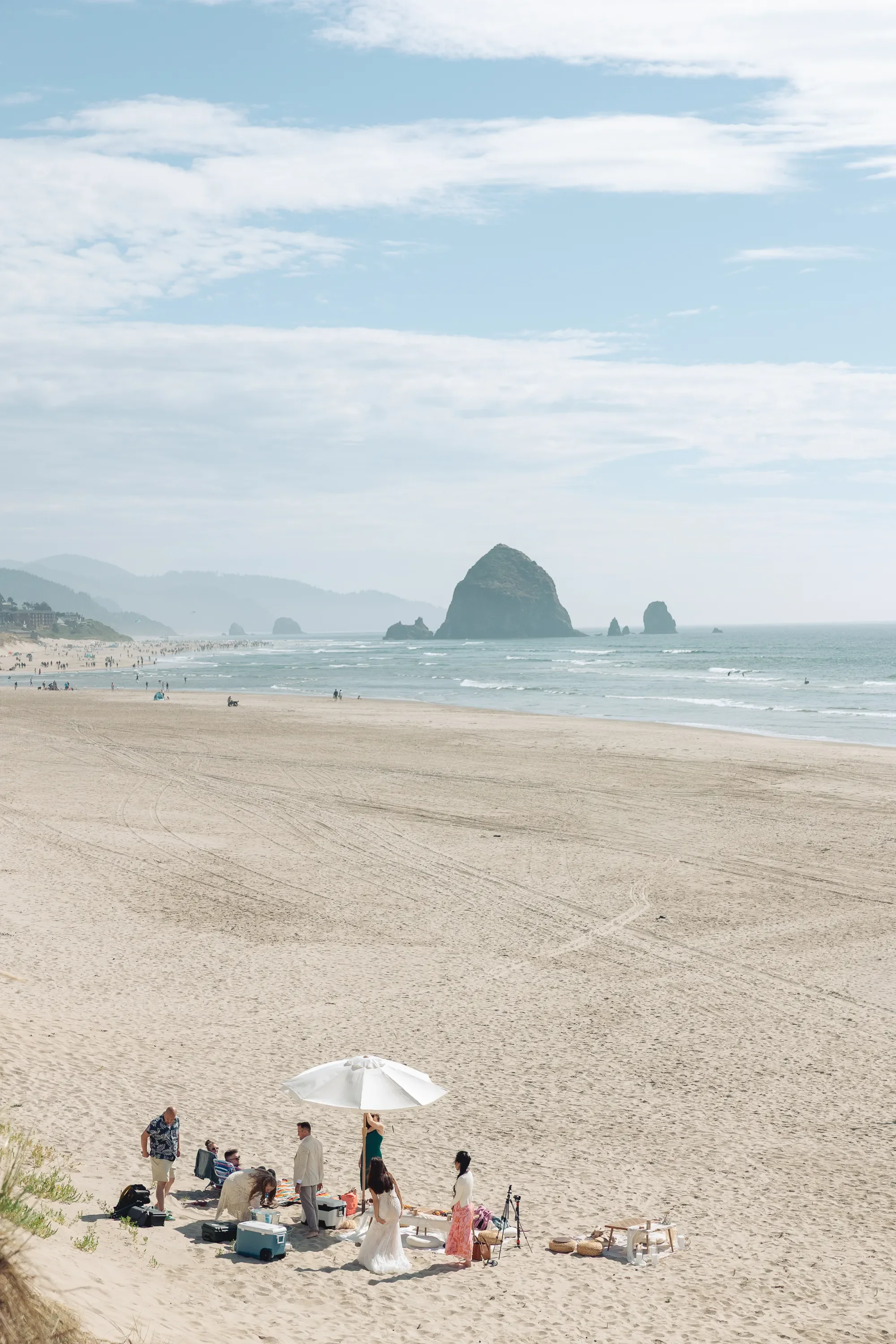 chapman-beach-wedding-ceremony-elopement-cannon-beach-oregon-41_result.webp