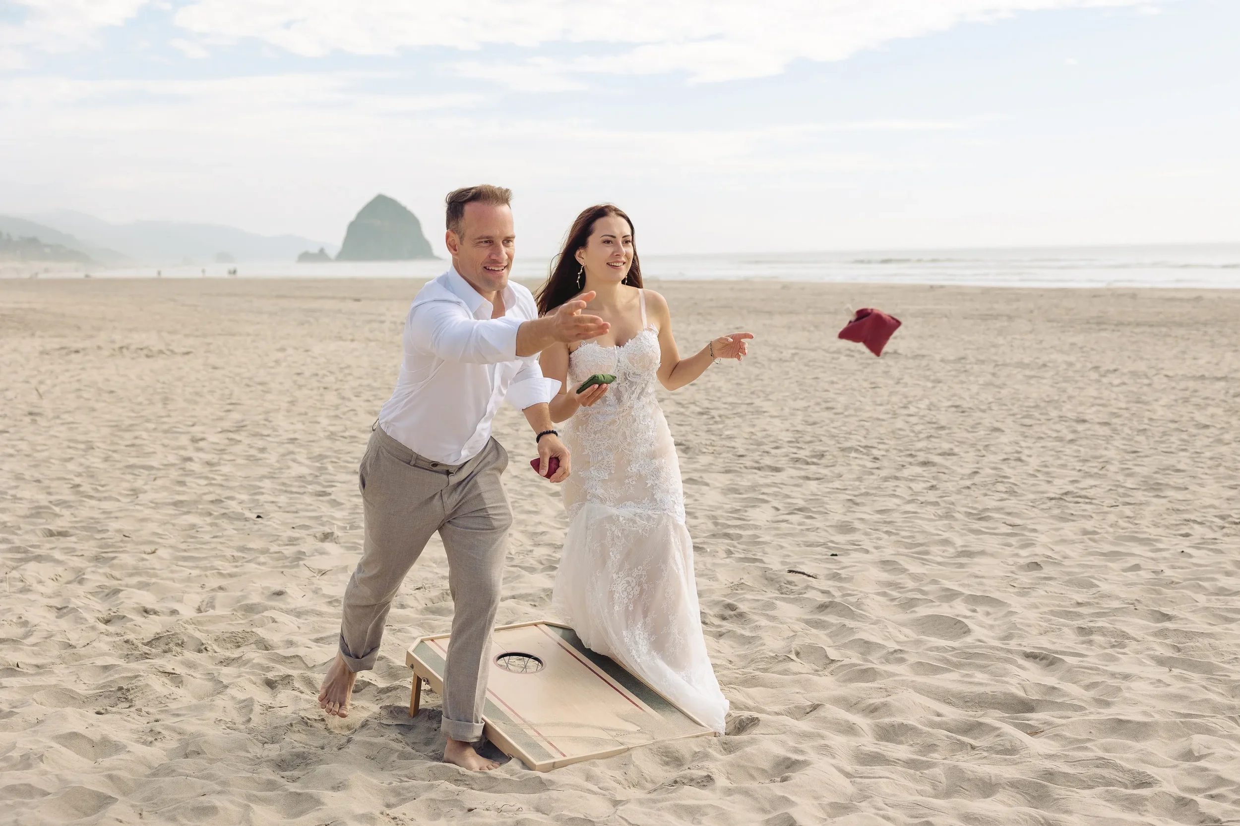 chapman-beach-wedding-ceremony-elopement-cannon-beach-oregon-62_result.webp
