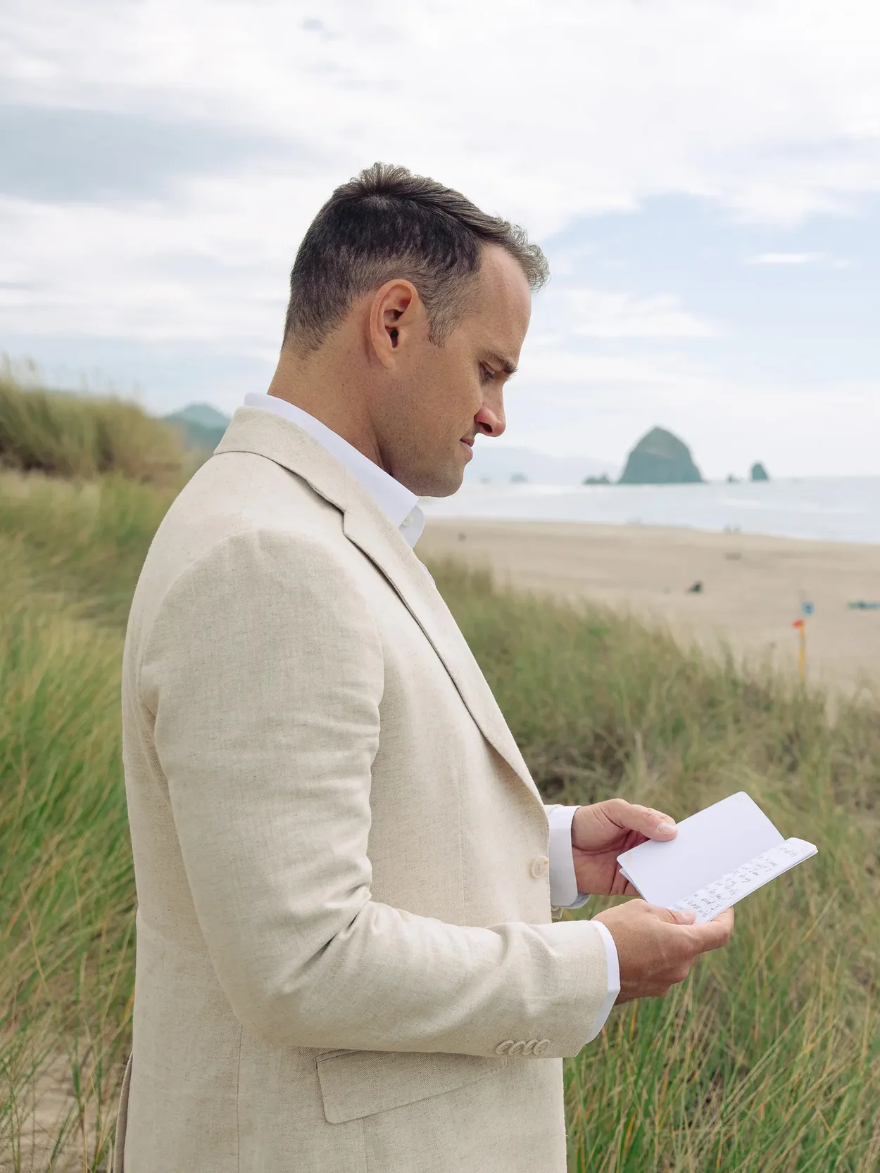 chapman-beach-wedding-ceremony-elopement-cannon-beach-oregon-6_result.png