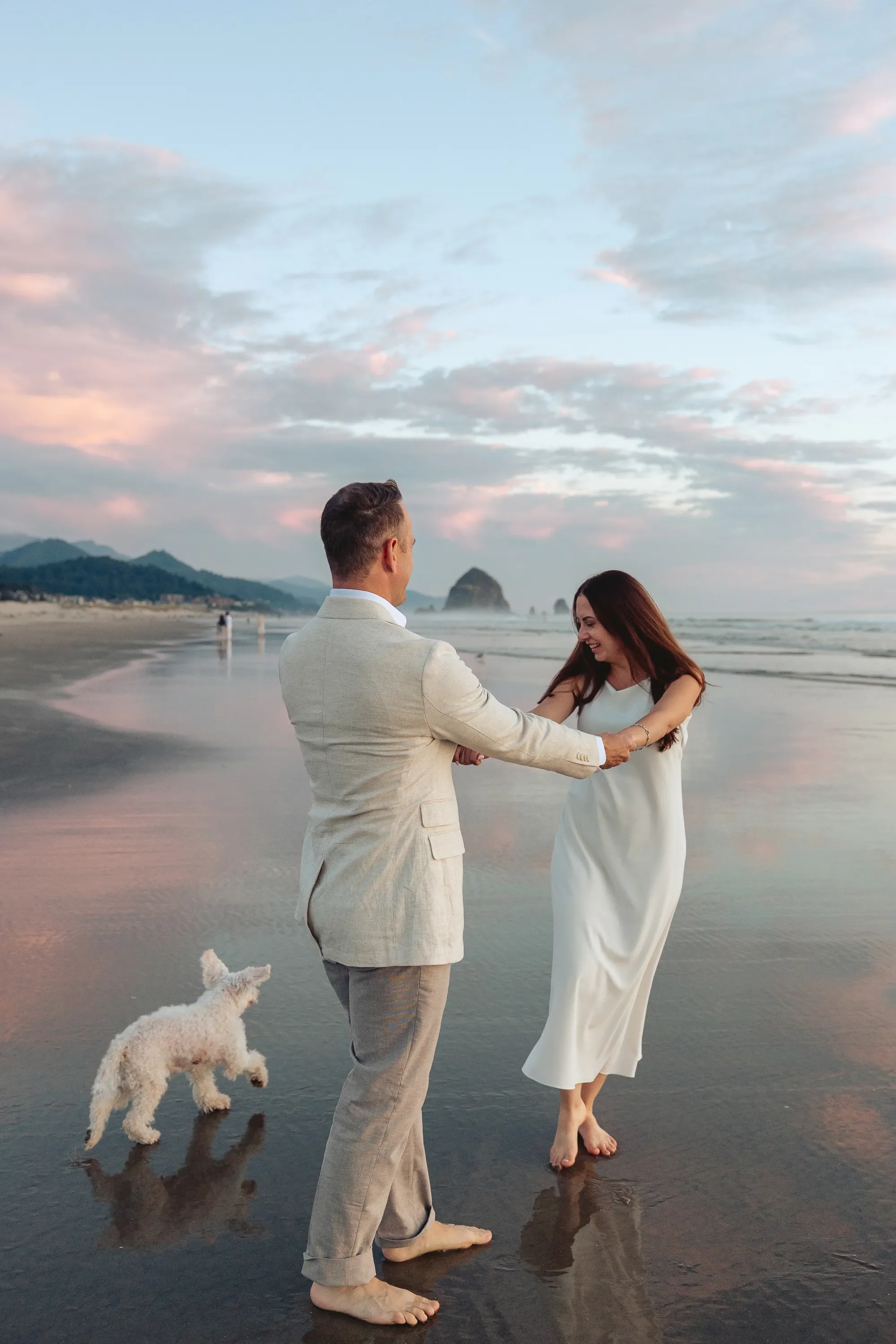 oregon-coast-sunset-elopement-photos-31_result.webp