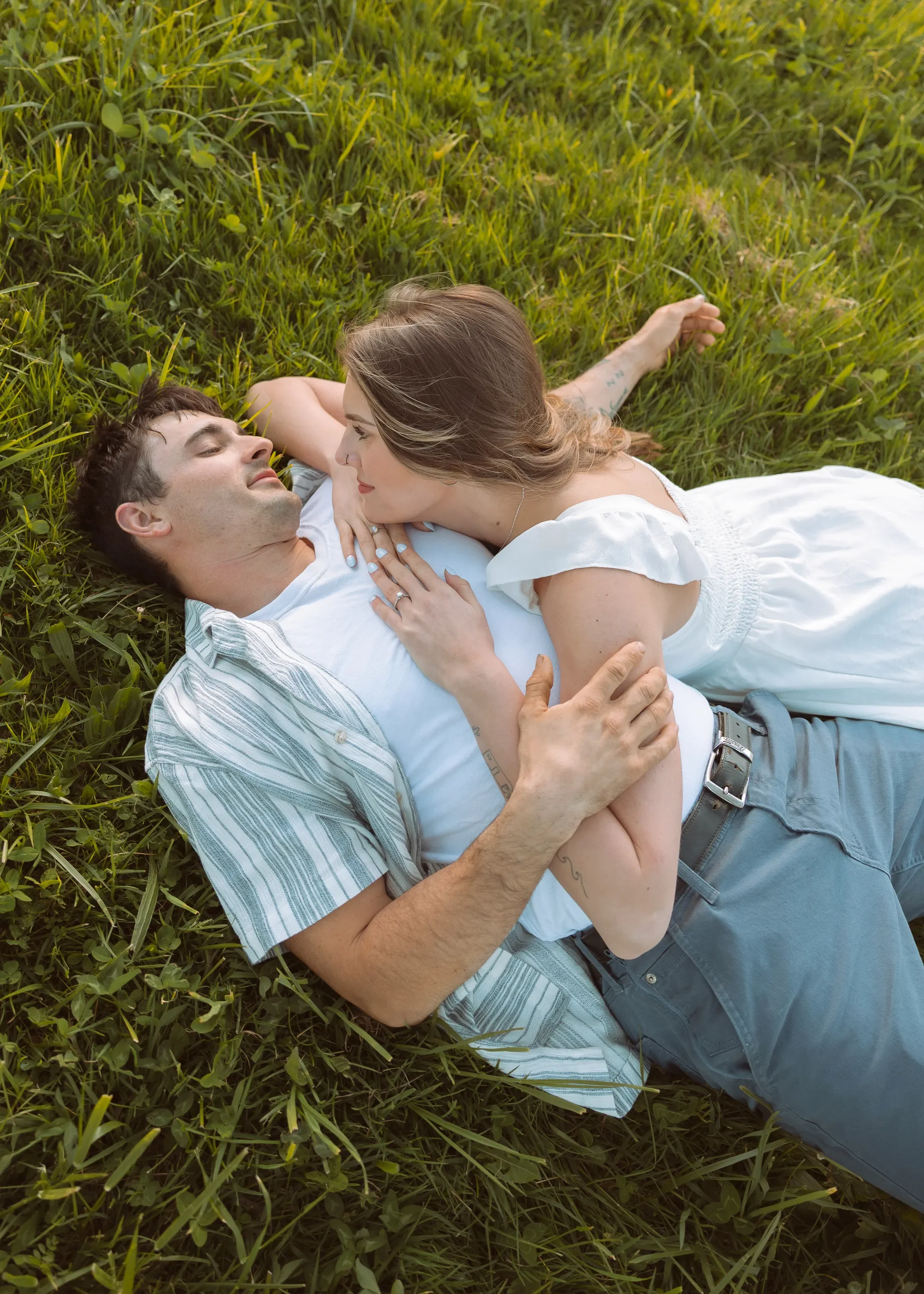 discovery-park-engagement-photos-seattle-wedding-photographer-3.webp