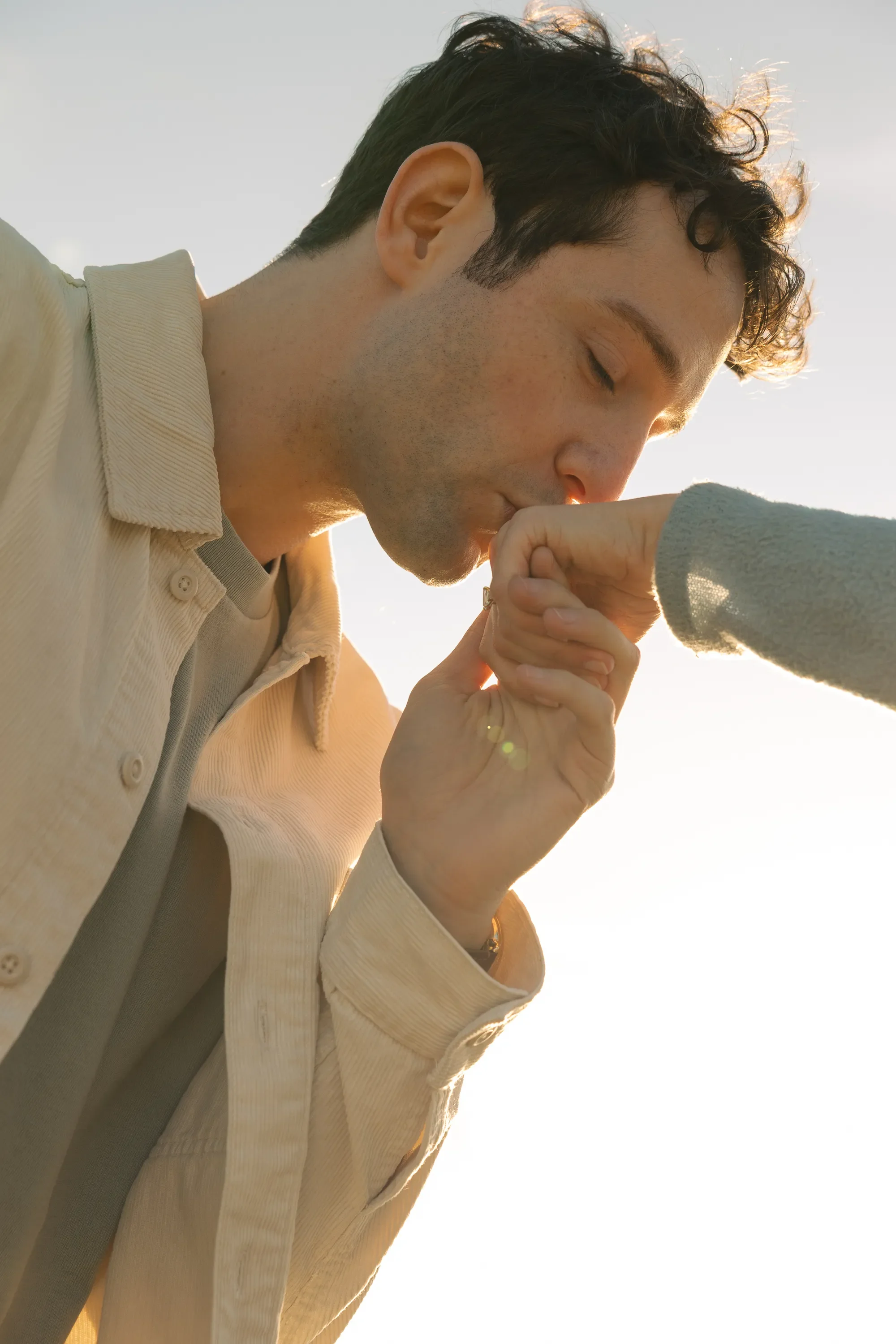 discovery-park-engagement-photos-seattle-wedding-photographer-29.webp