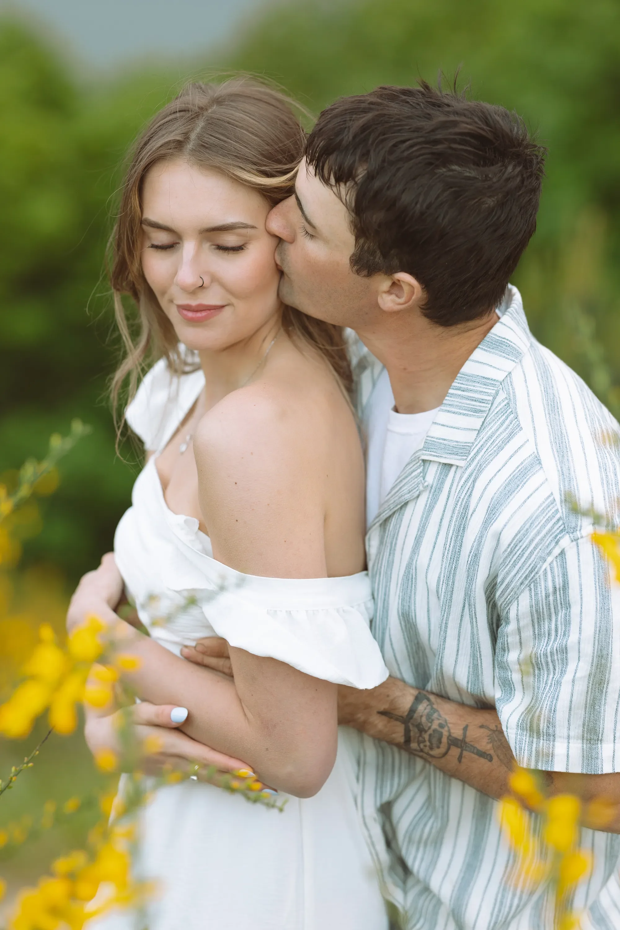 discovery-park-engagement-photos-seattle-wedding-photographer-24.webp