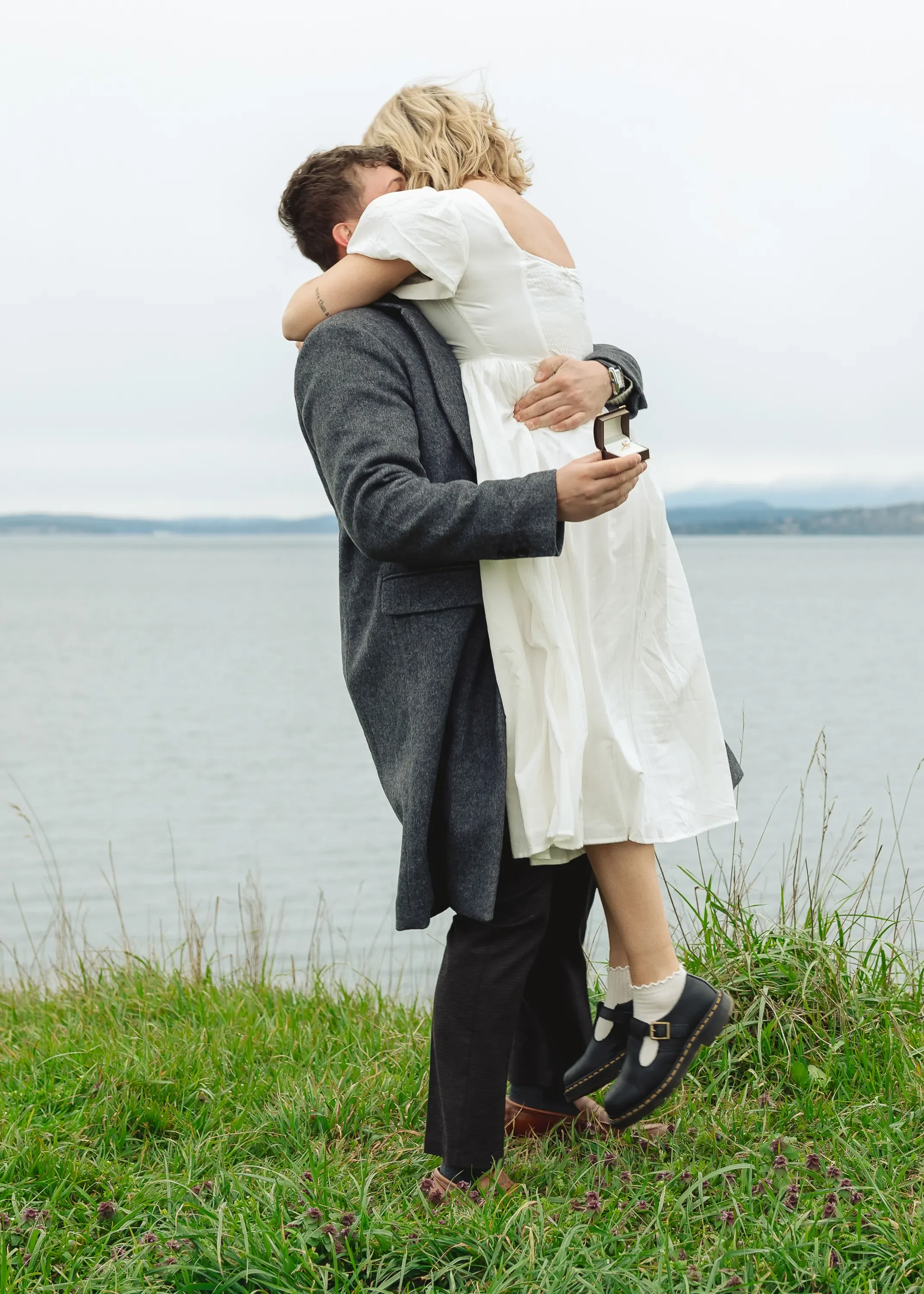 surprise-proposal-reaction-photos-ebey's-landing-whidbey-island-14.webp