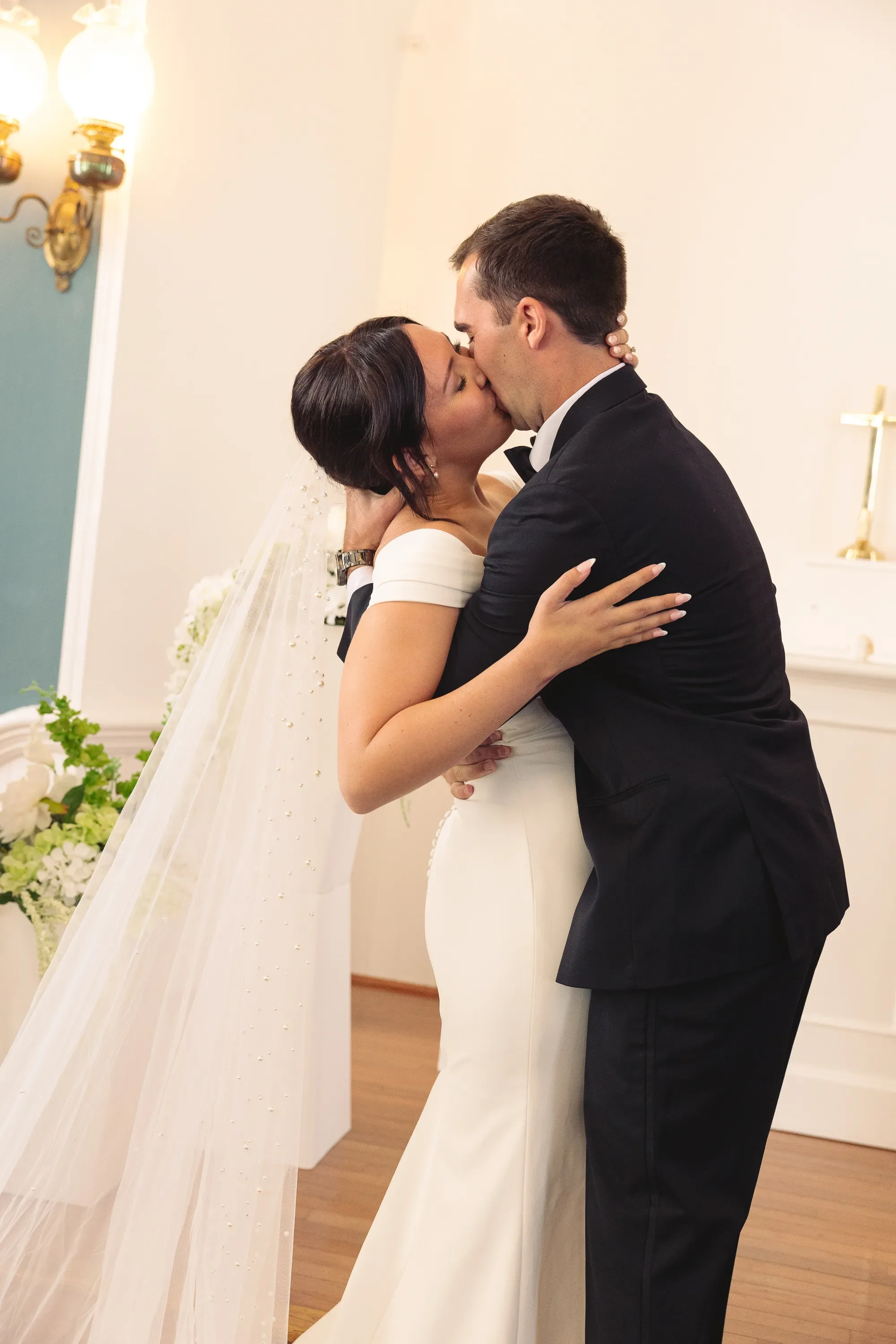 Port-Gamble-Wedding-at-St.Paul’s-Church-Hood-Canal-Vista-Pavilion-33.webp