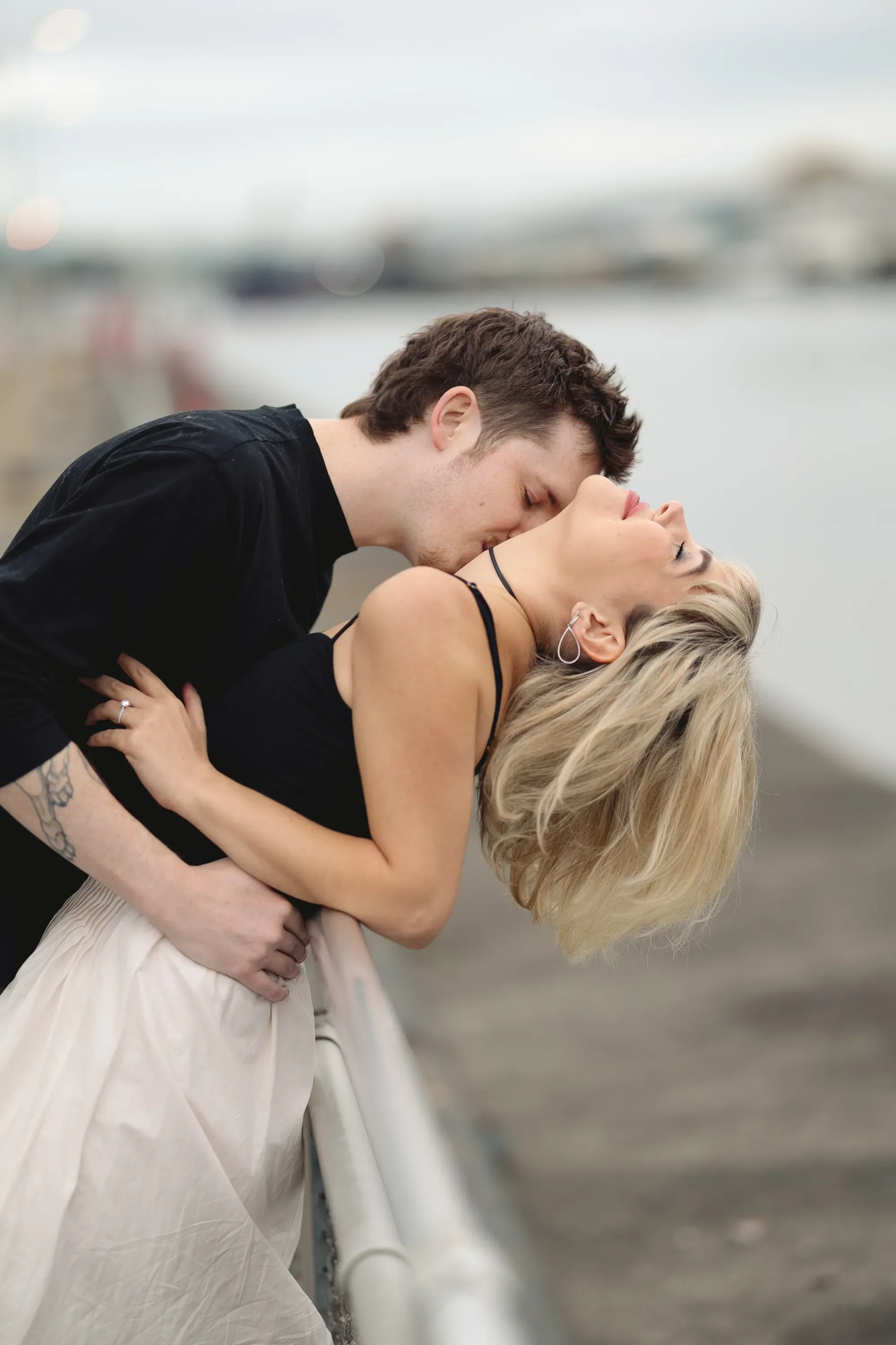 seattle-waterfront-photoshoot-at-ballard-locks-4.webp