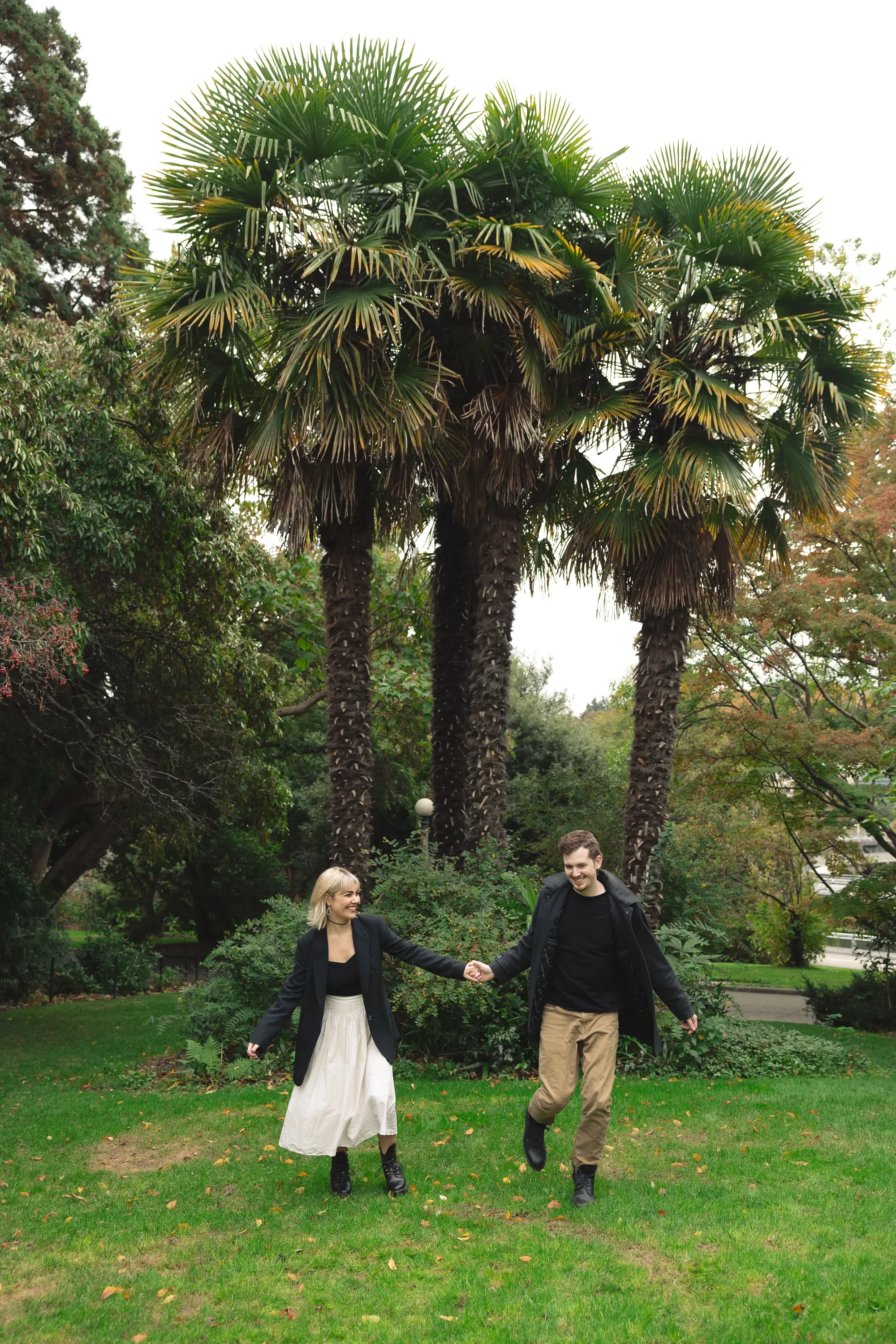 ballard-locks-seattle-engagement-photoshoot-3.webp