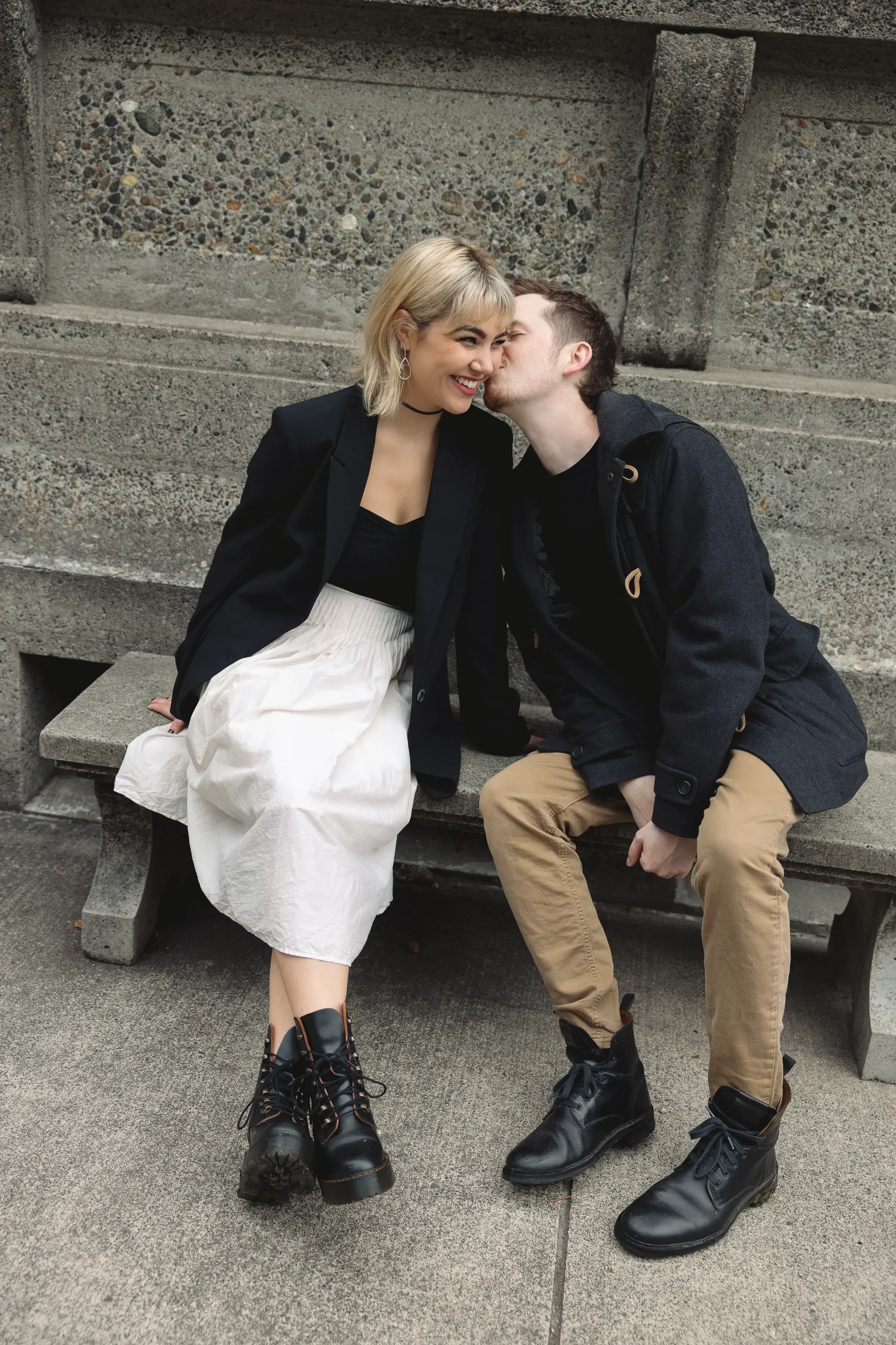 ballard-locks-couple-photoshoot-seattle-photographer-2 (1).webp
