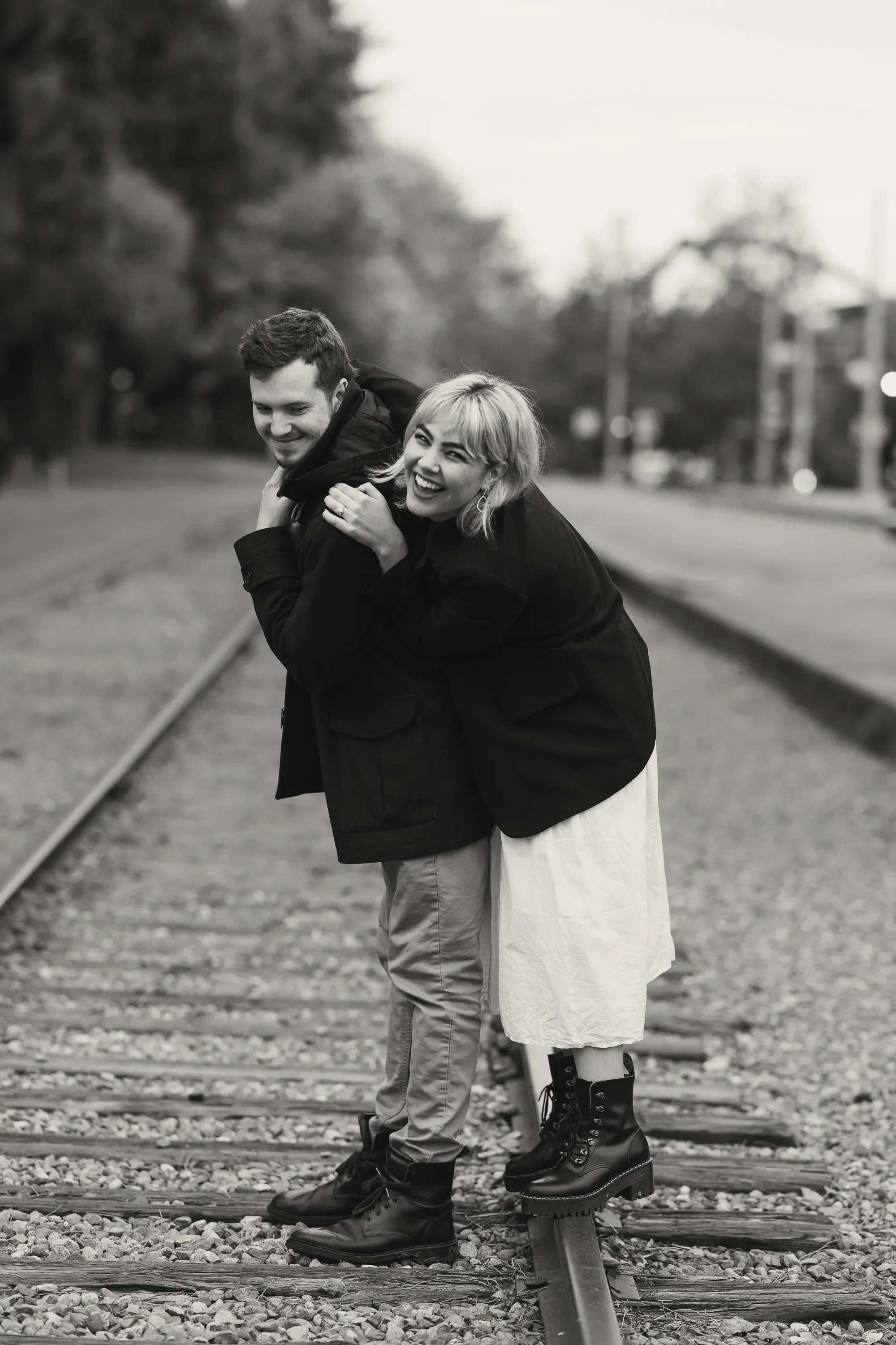 couple-photoshoot-ballard-locks-seattle-4.webp