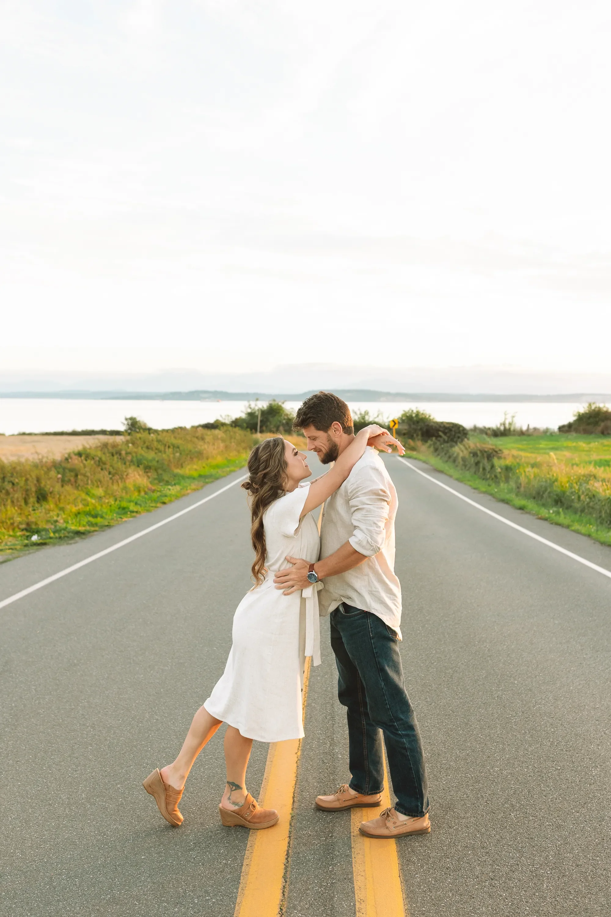 whidbey-island-couple-photos-ebey's-landing-6.webp