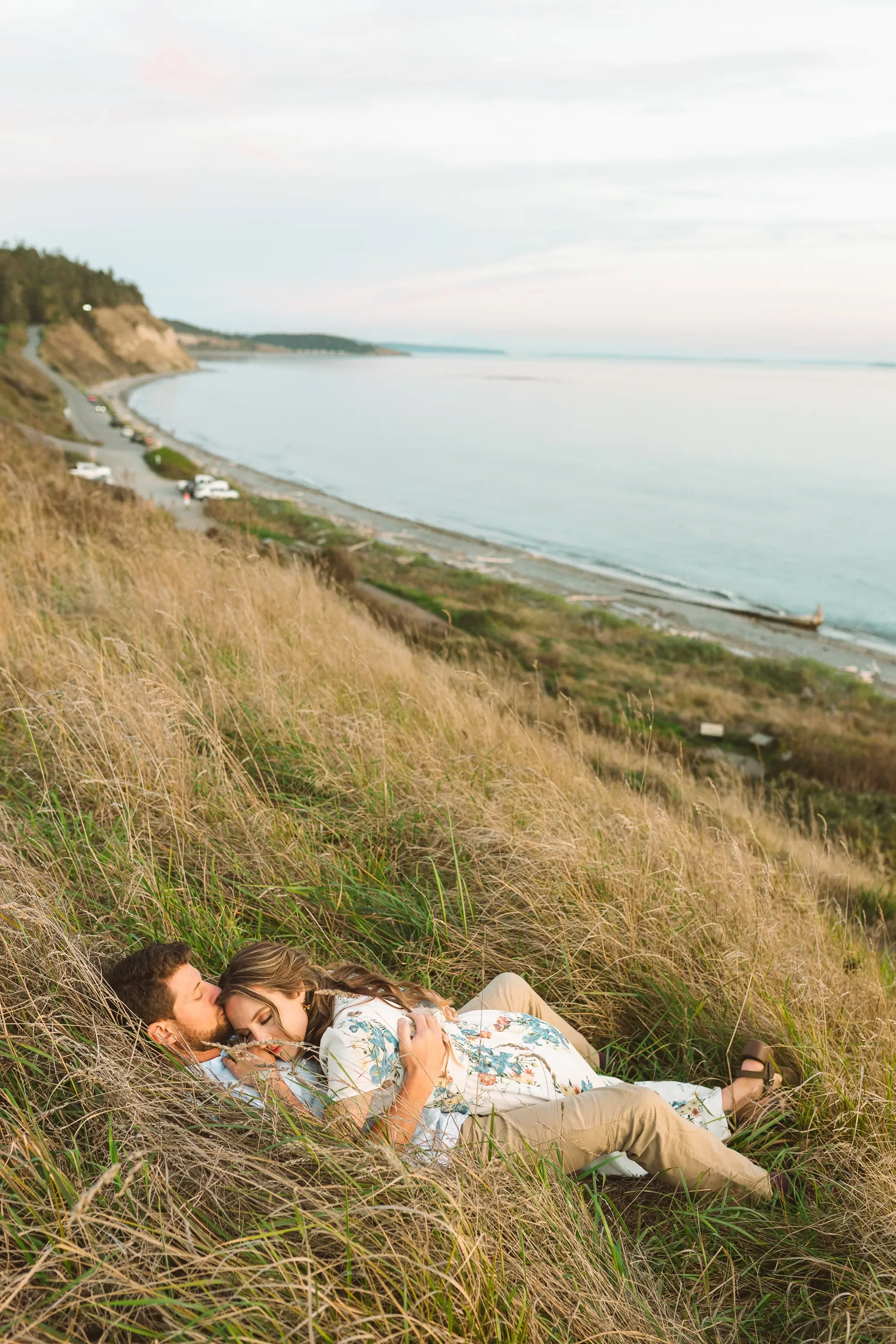 engagement-photoshoot-ebey's-landing-whidbey-island-2.webp