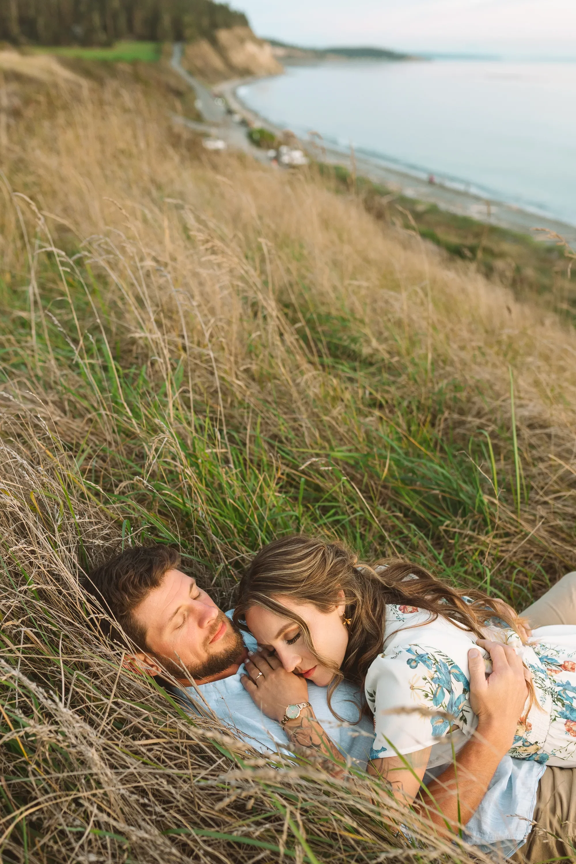 engagement-photoshoot-ebey's-landing-whidbey-island.webp