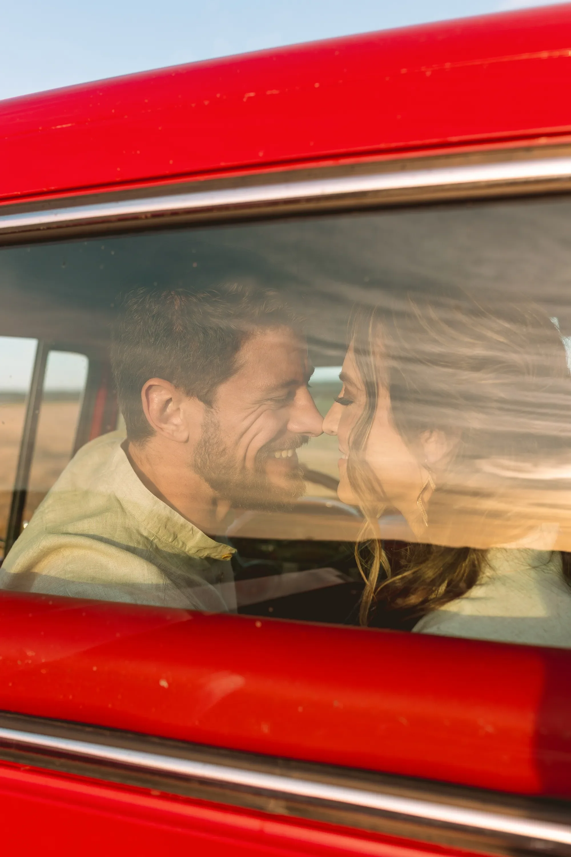 seattle-engagement-photographer-whidbey-island-ebey's-landing-2.webp