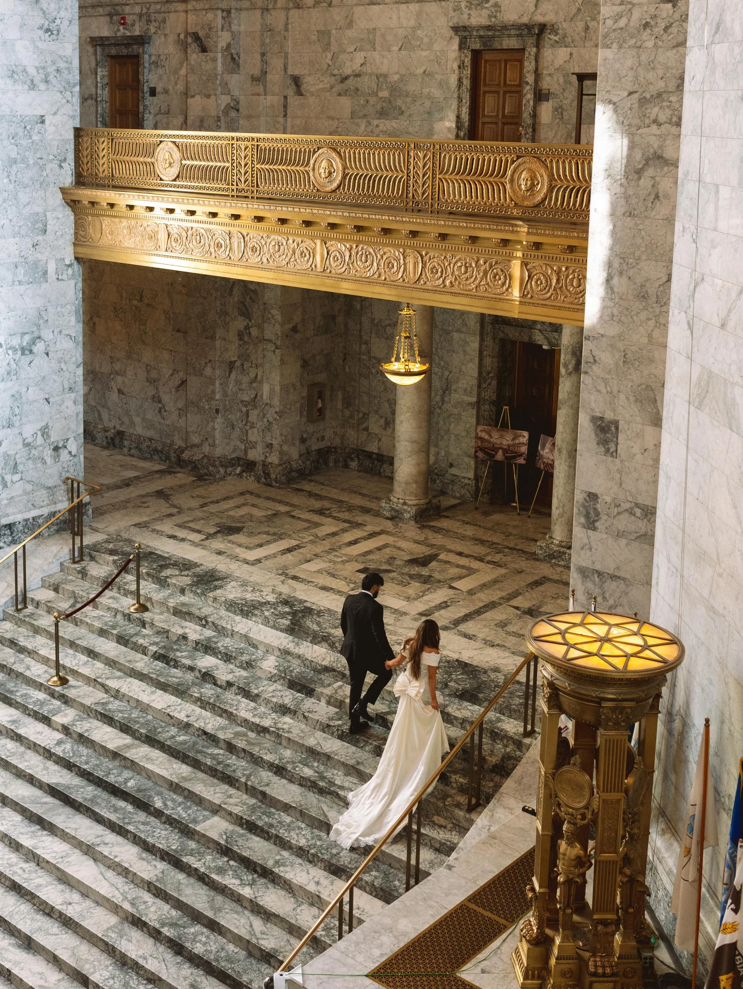 Courthouse wedding, but make it editorial 📸