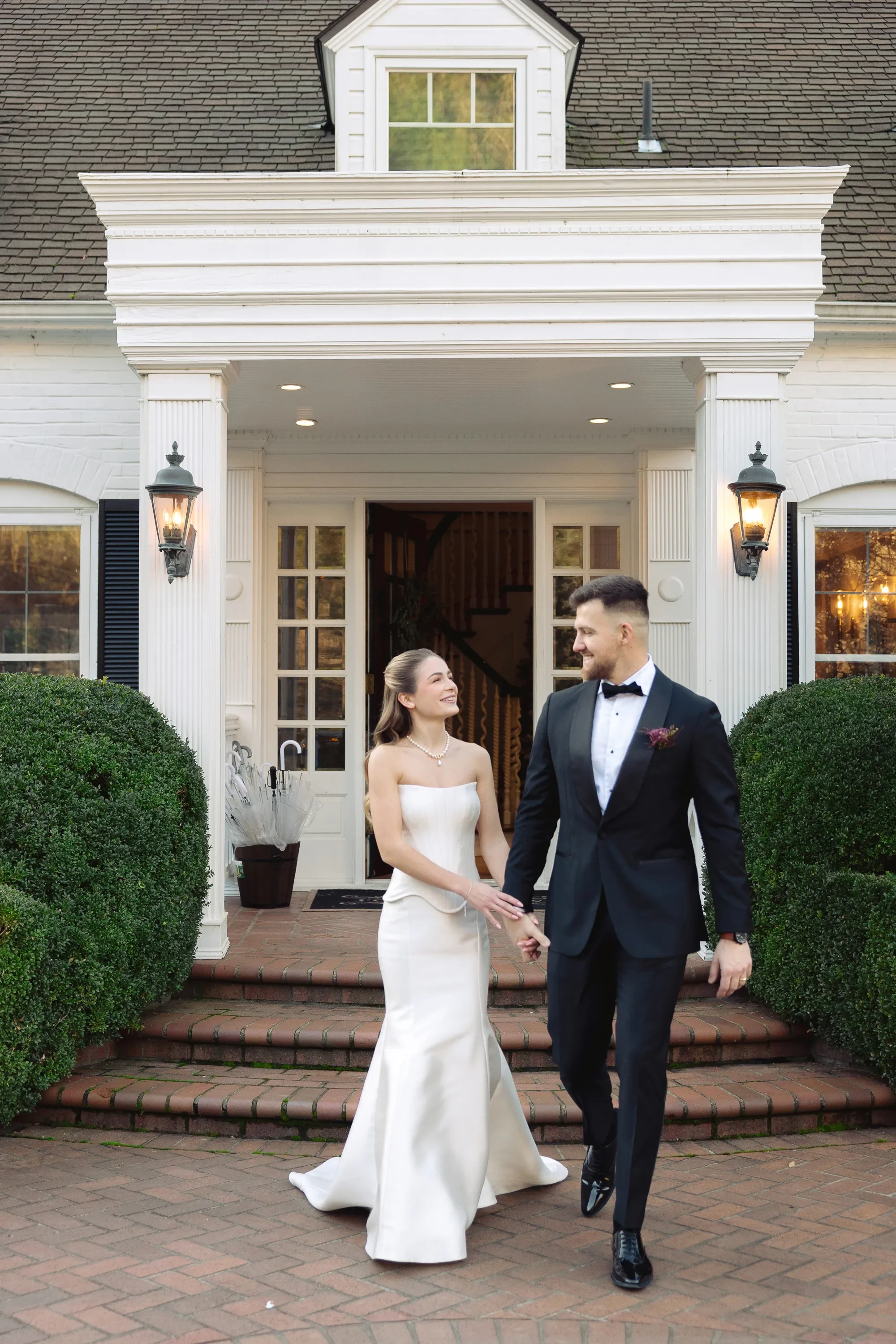 luxury-wedding-at-fix-hollow-farm-issaquah-washigton.webp