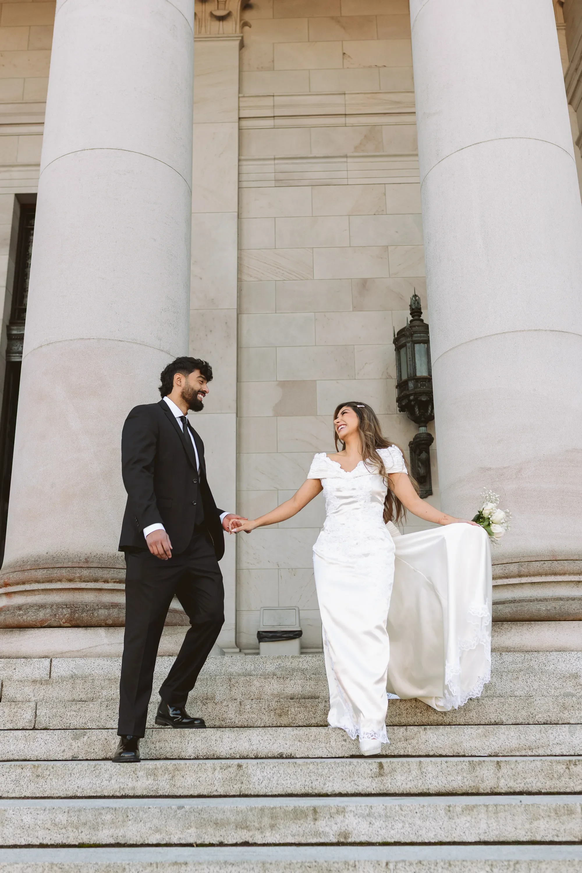 olympia-state-capitol-building-wedding-photographer.webp