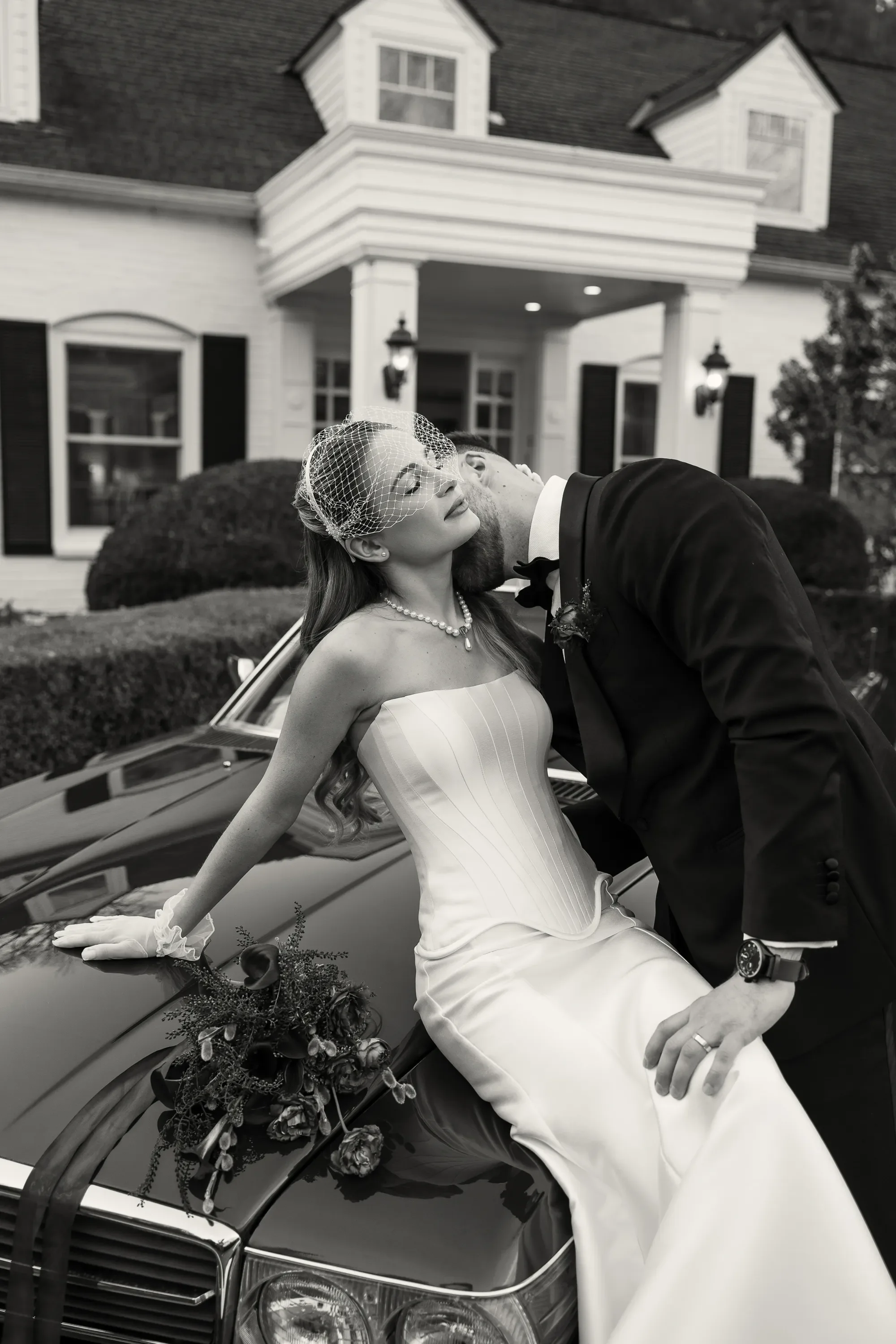 red-vintage-car-luxury-wedding-fox-hollow-farm-issaquah-4.webp