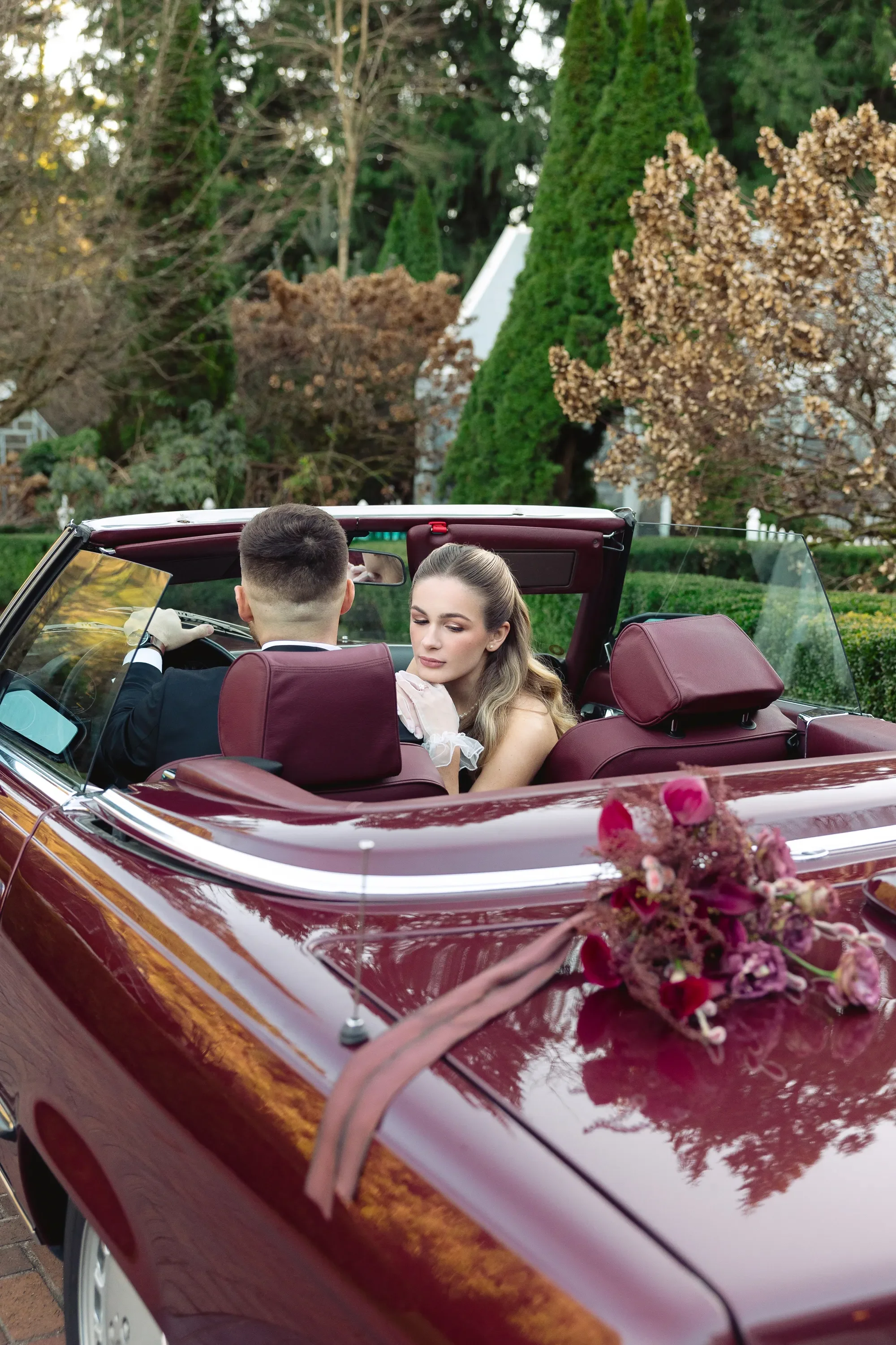 seattle-luxury-wedding-at-fox-hollow-farm-12.webp