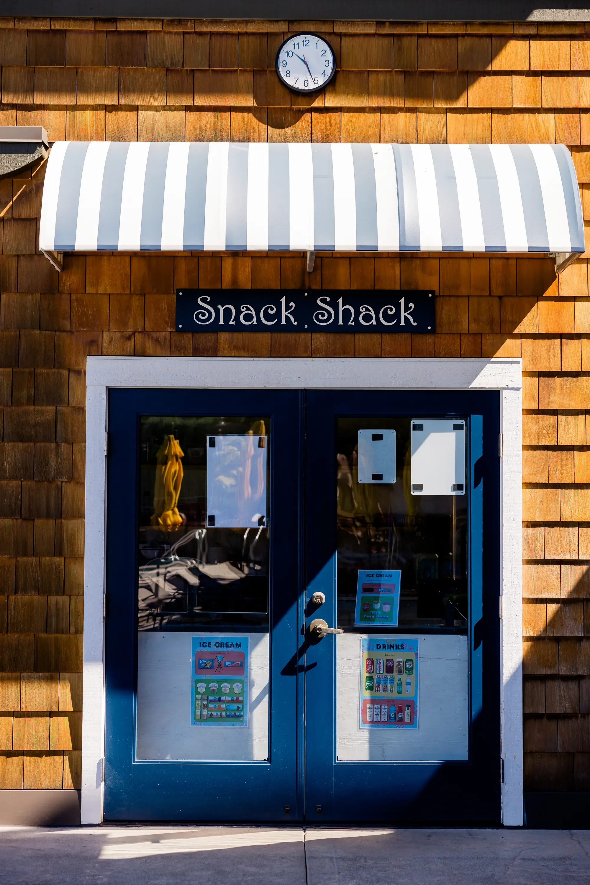 swimming-pool-at-the-inn-at-pleasant-beach-bainbridge-island-13.webp