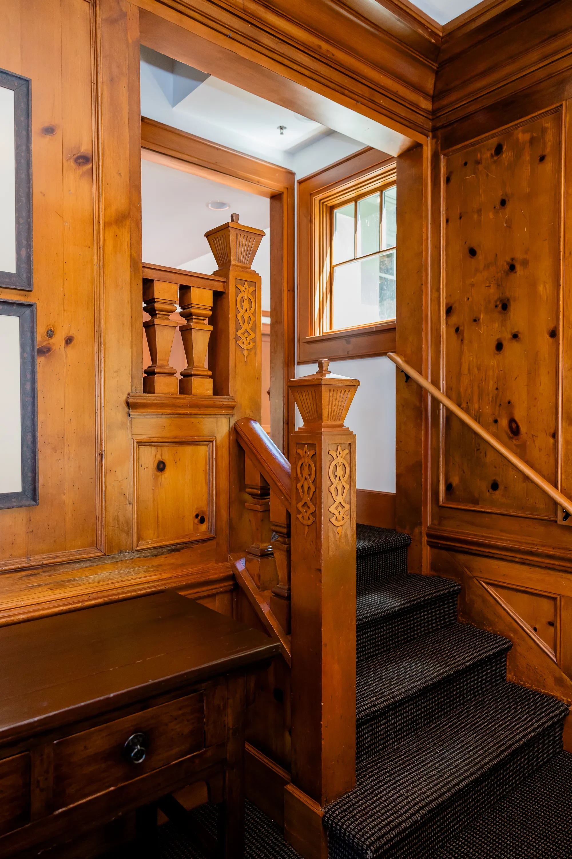 the-manor-house-wedding-venue-bainbridge-island-wa-49.webp