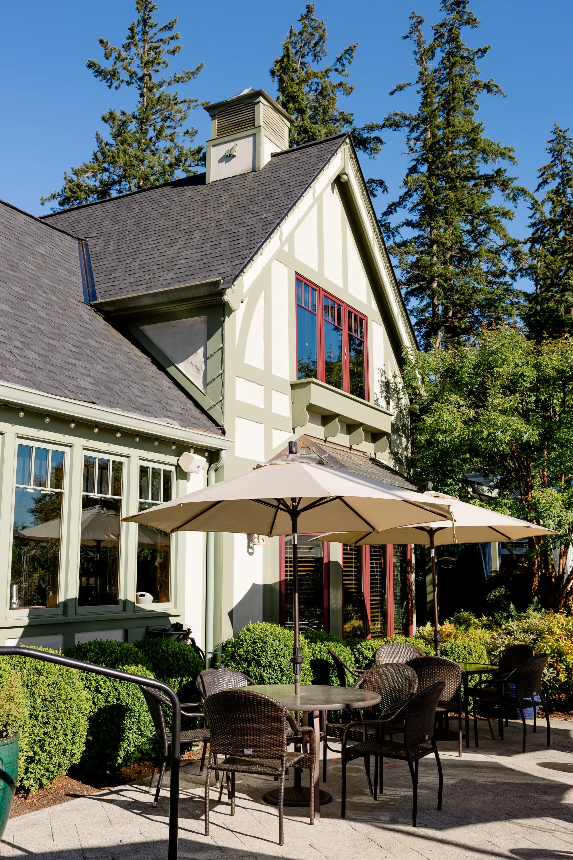 the-manor-house-bainbridge-wedding-venue-10.webp
