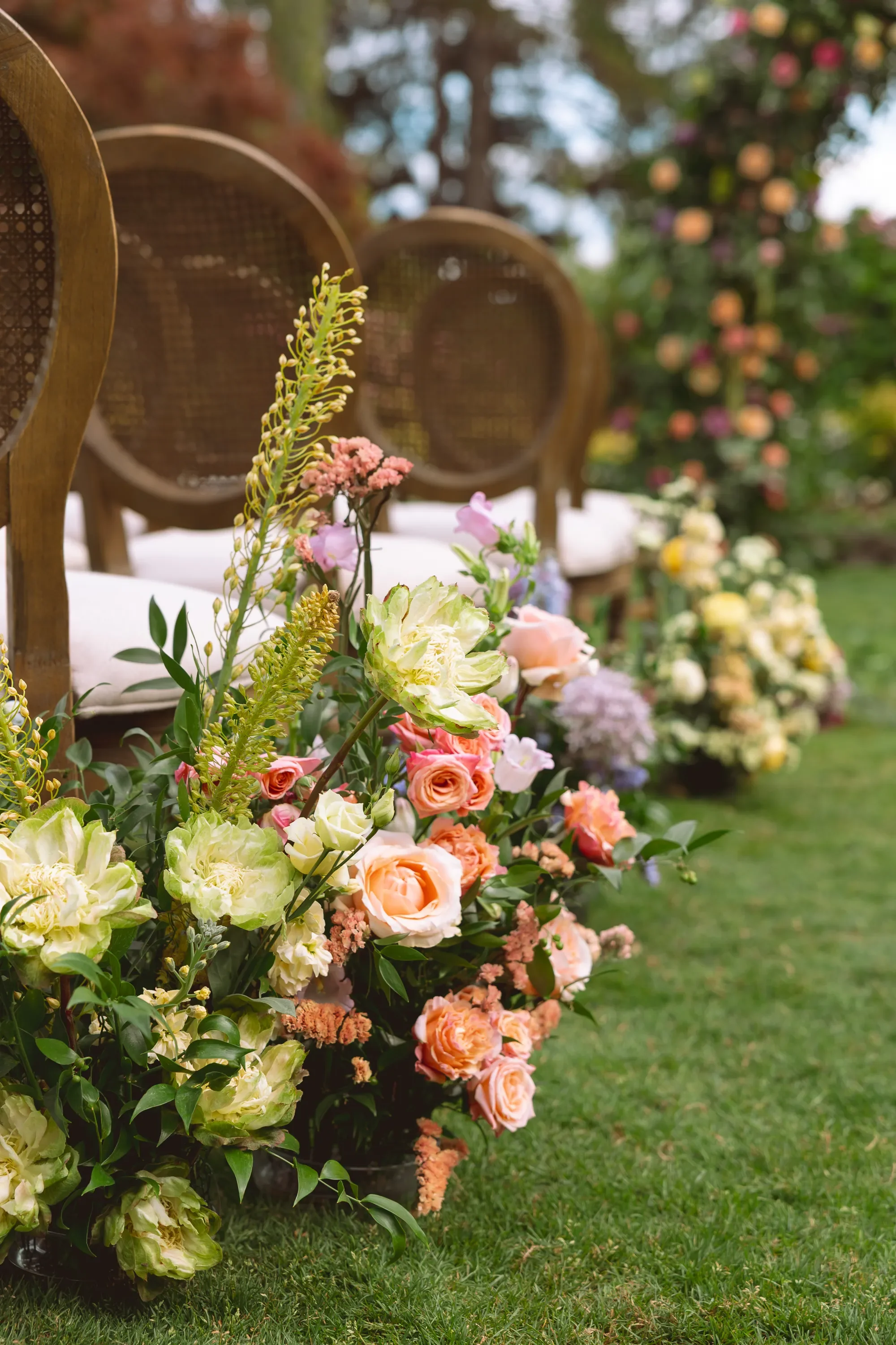 luxury-wedding-ceremony-flower-decorations.webp