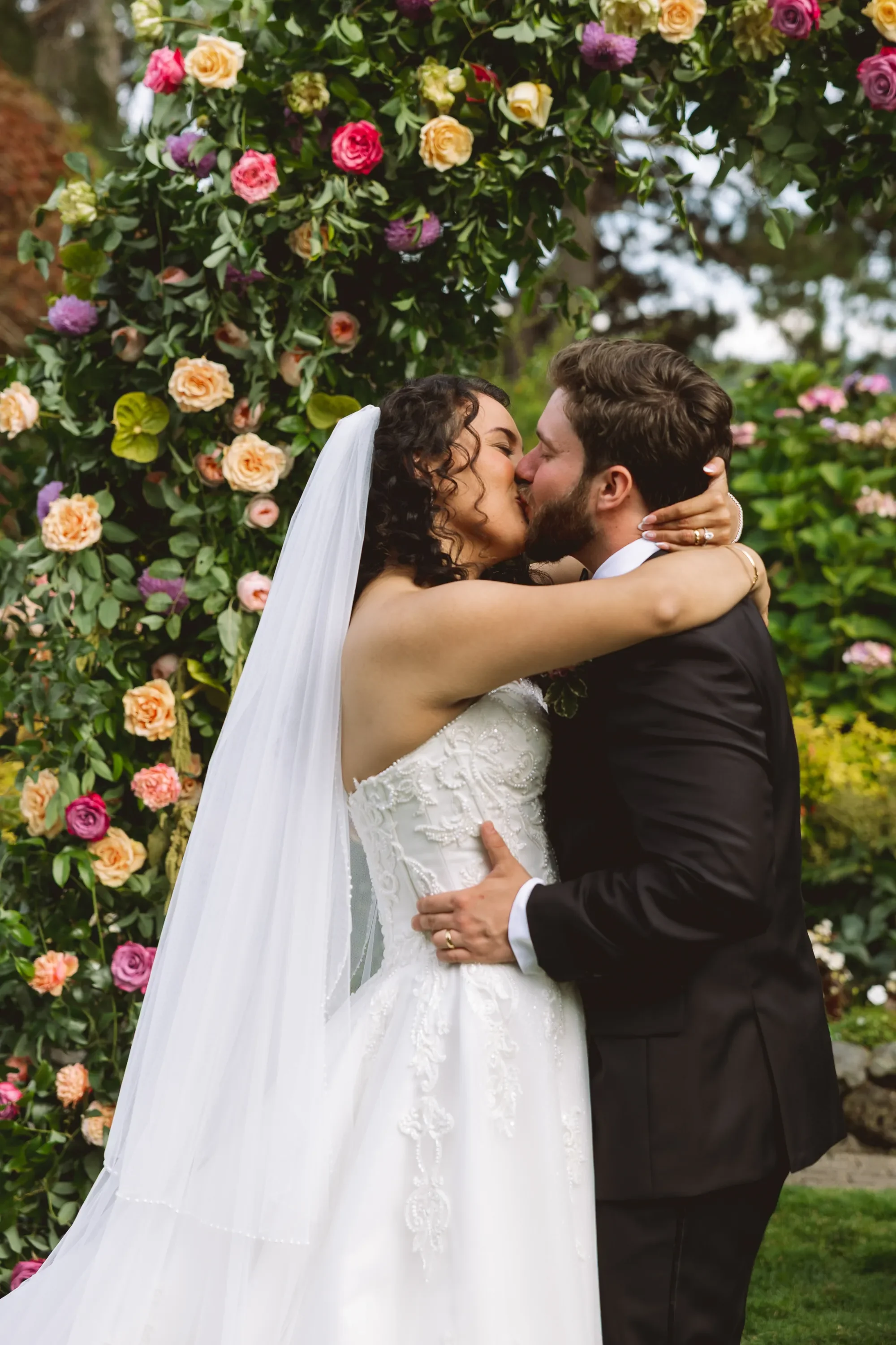 kiana-lodge-outdoor-wedding-ceremony-4.webp