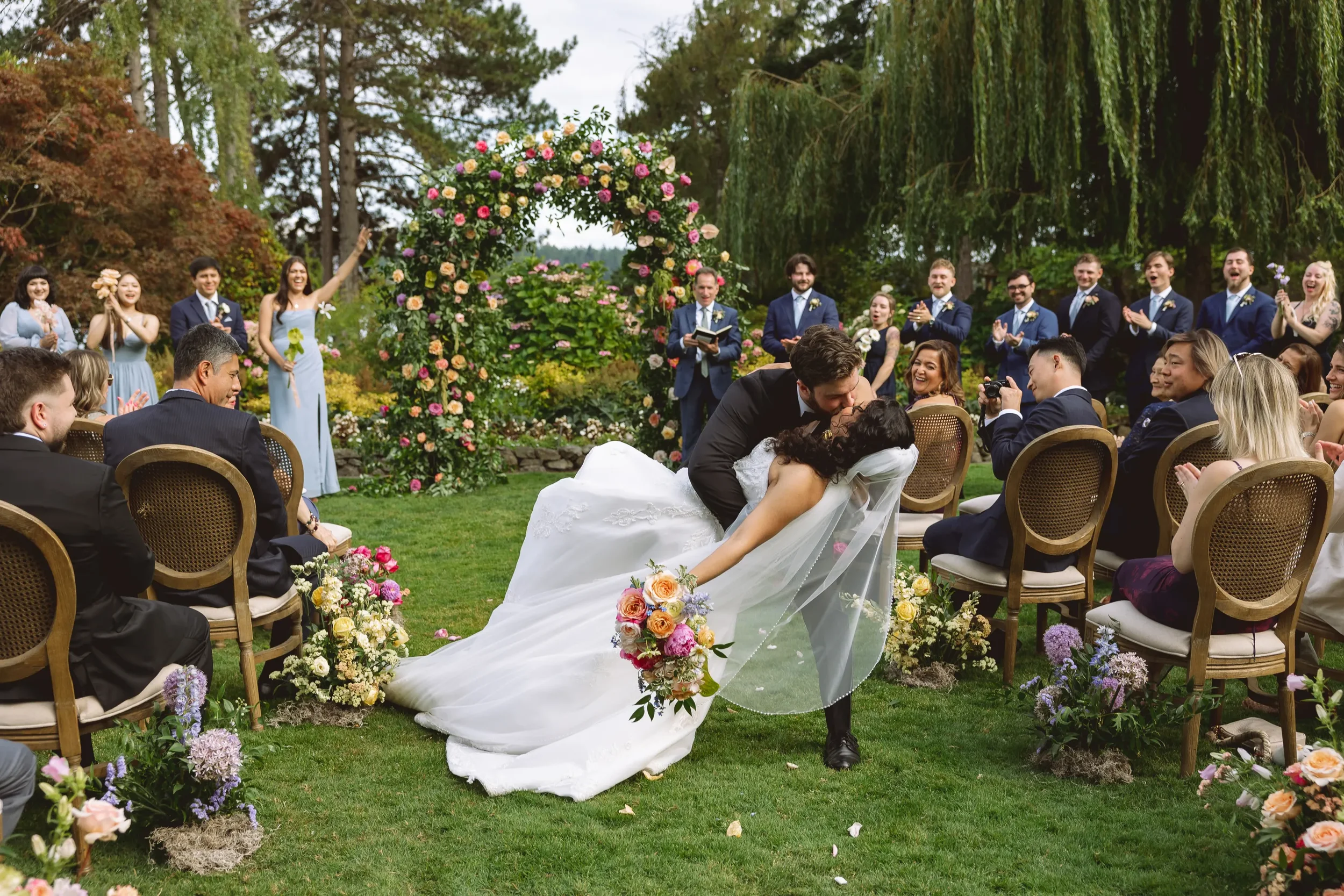 Kiana Lodge Wedding Venue Guide | Real Wedding Photos, Cost &amp; Planning Tips