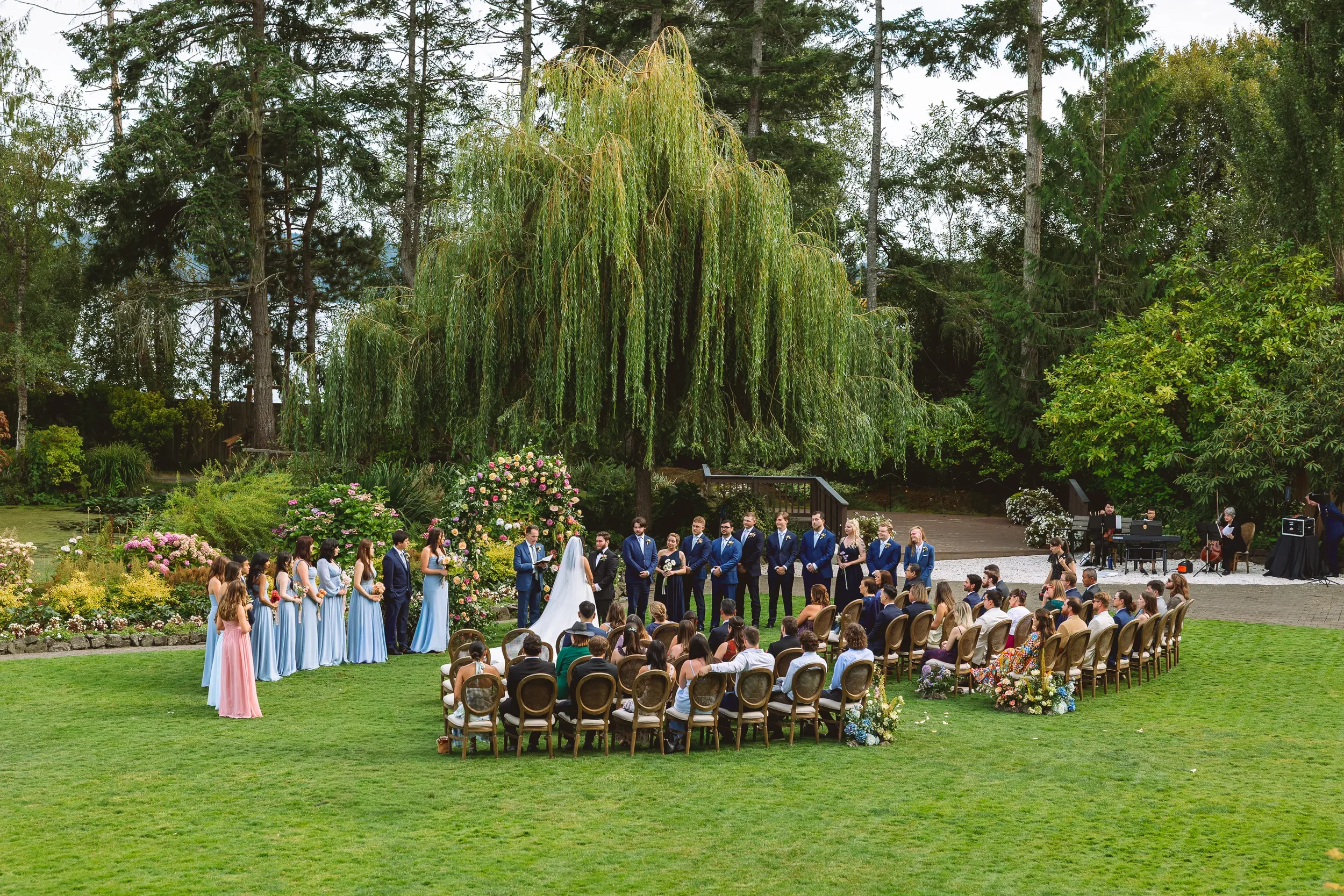 Kiana Lodge Wedding Venue Guide | Real Wedding Photos, Cost &amp; Planning Tips
