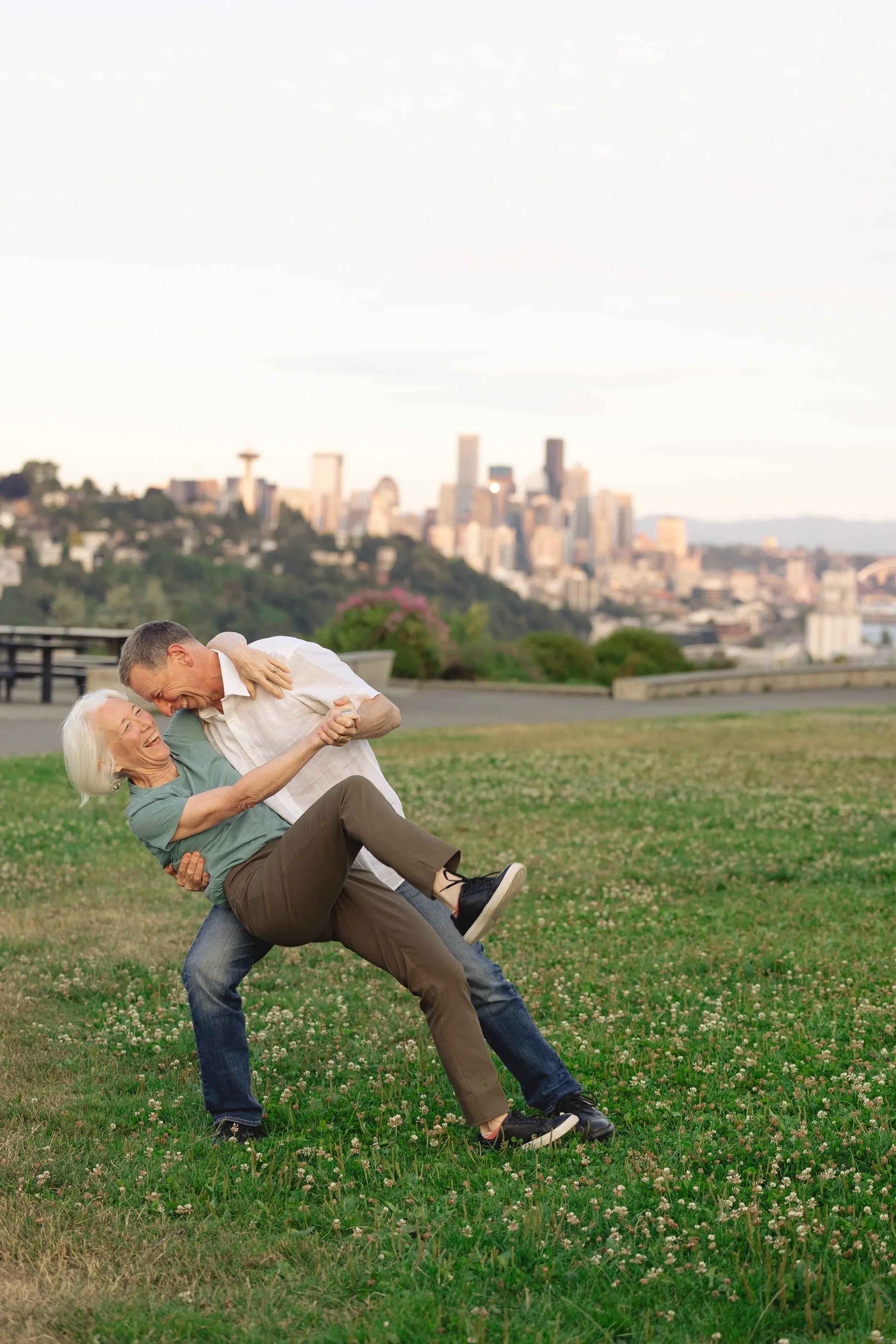 Couple-Photoshoot-at-Ella-Bailey-Park-Seattle-2.webp
