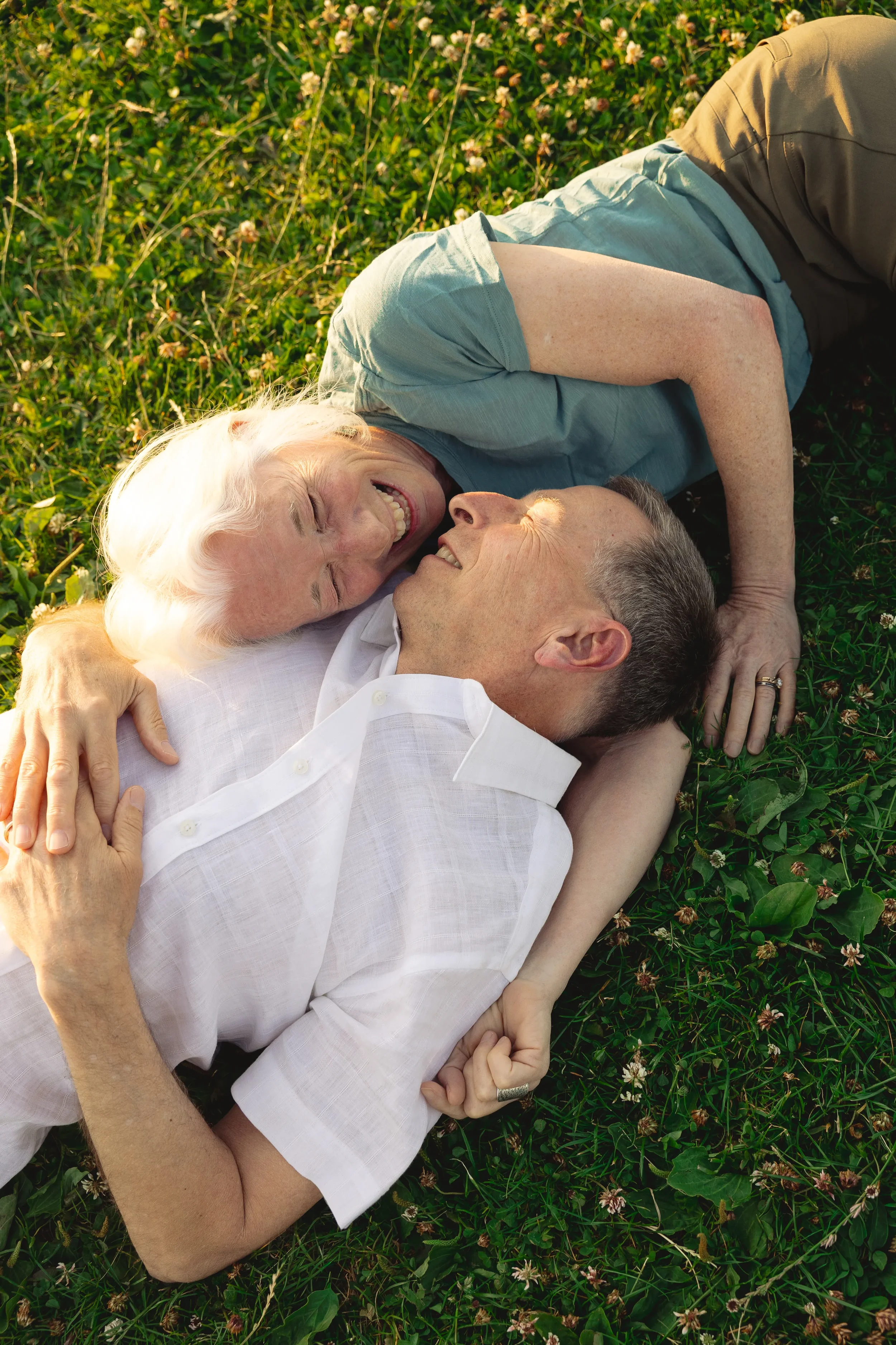 Ella-Bailey-Park-Seattle-Elderly-Couple-Photoshoot-9.webp