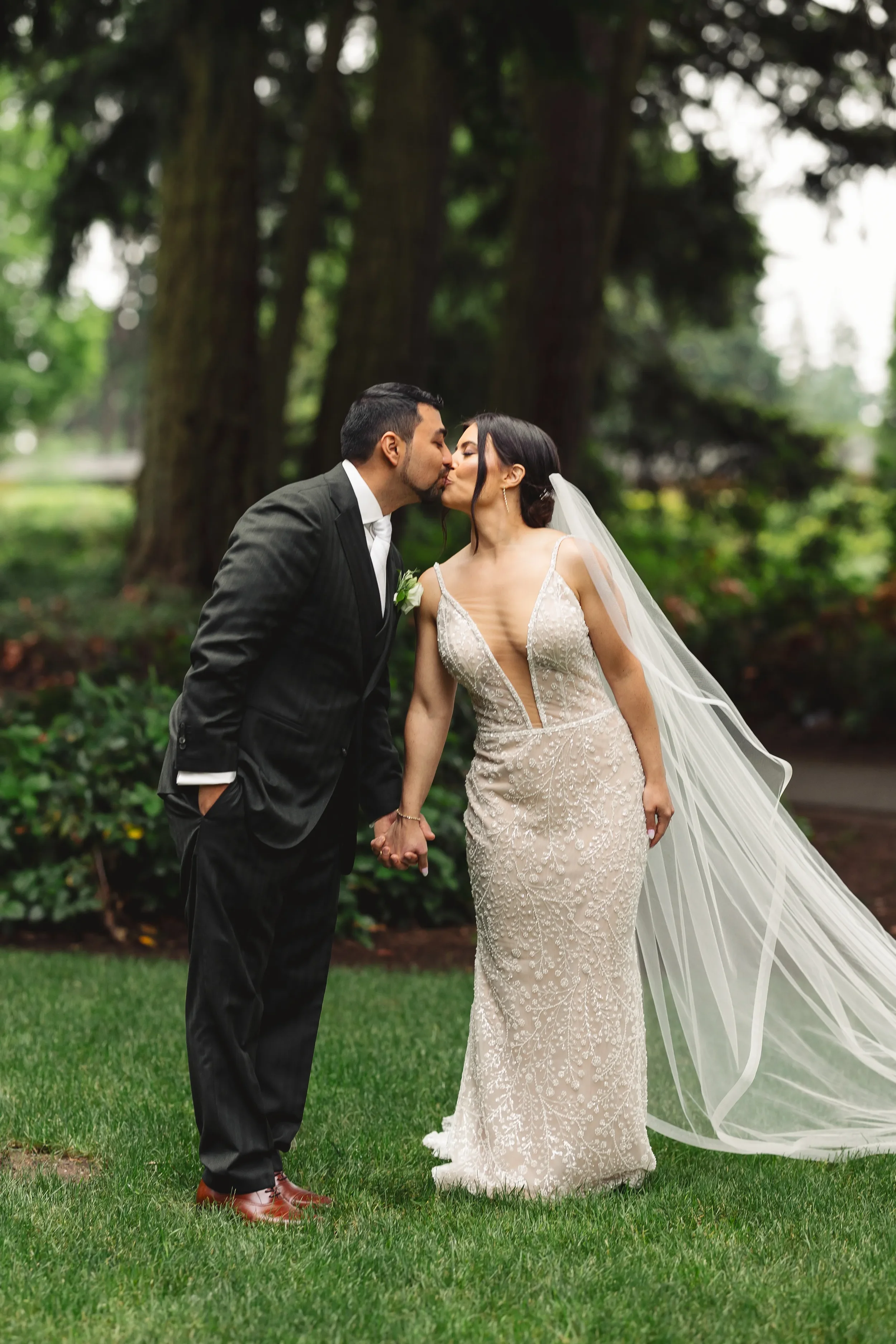 Robinswood-House-Wedding-Venue-Outdoor-Wedding-Venue-10.webp
