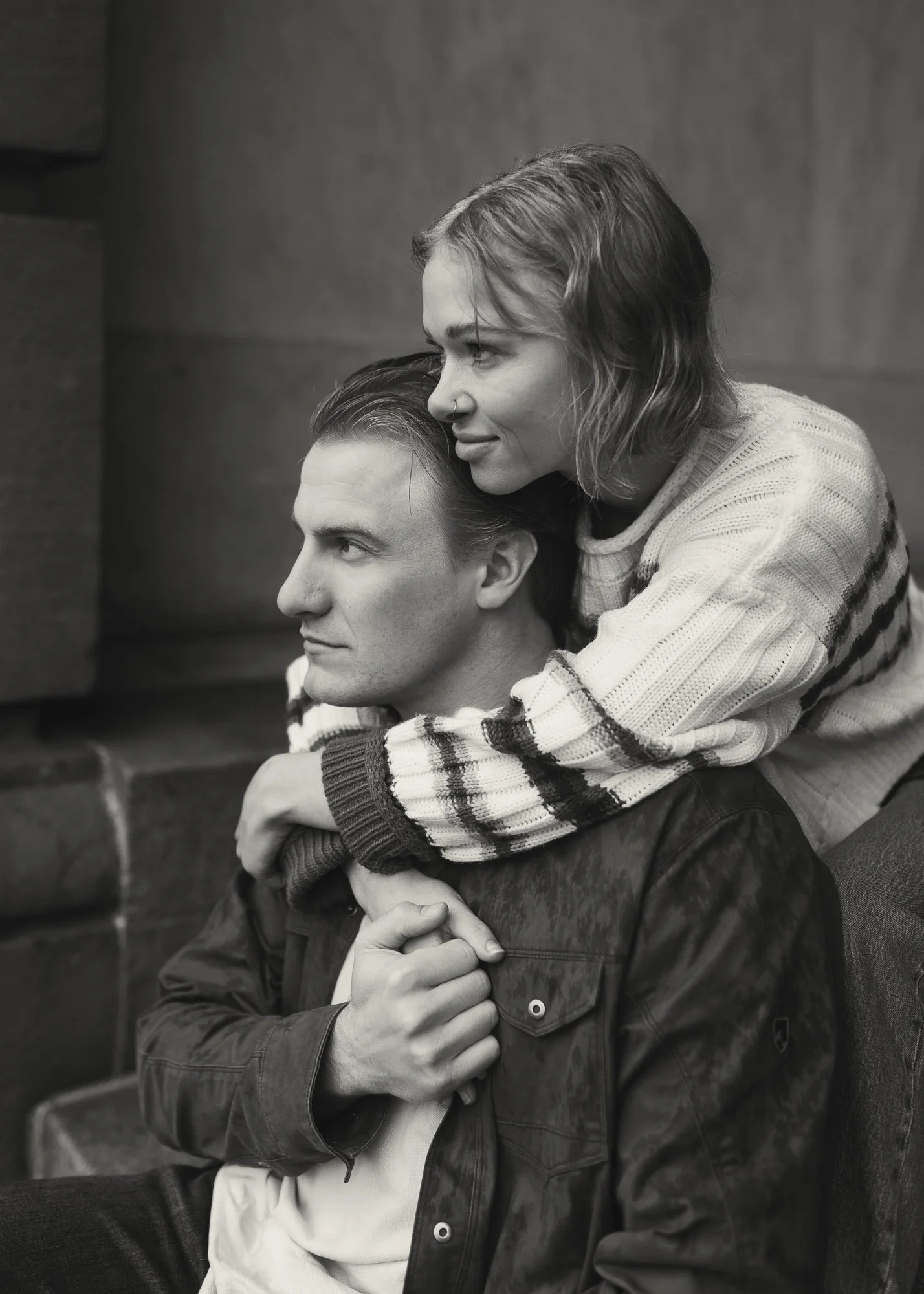 downtown-seattle-rainy-day-engagement-photoshoot-8.jpg