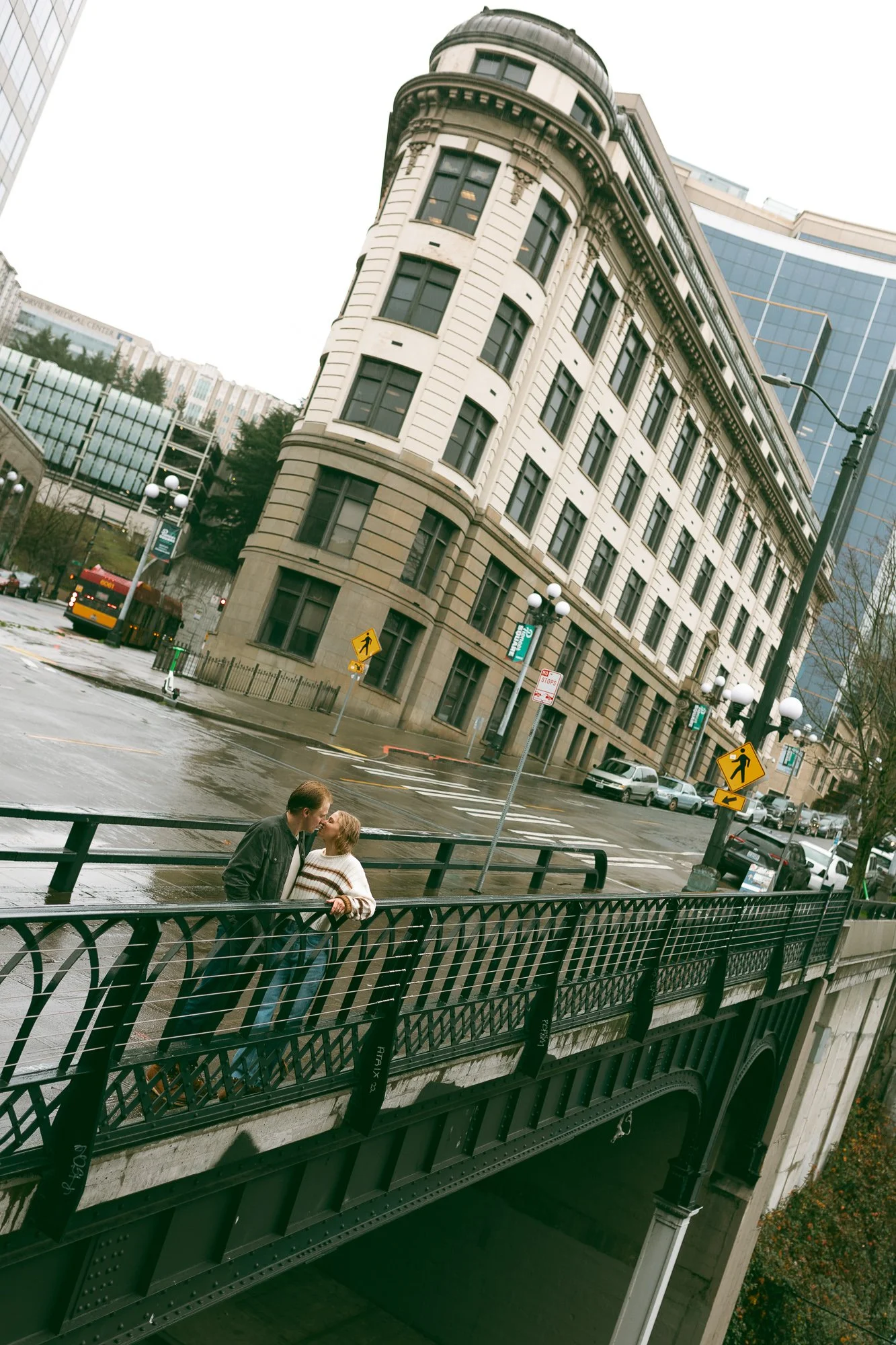 downtown-seattle-rainy-day-engagement-photoshoot-15.jpg