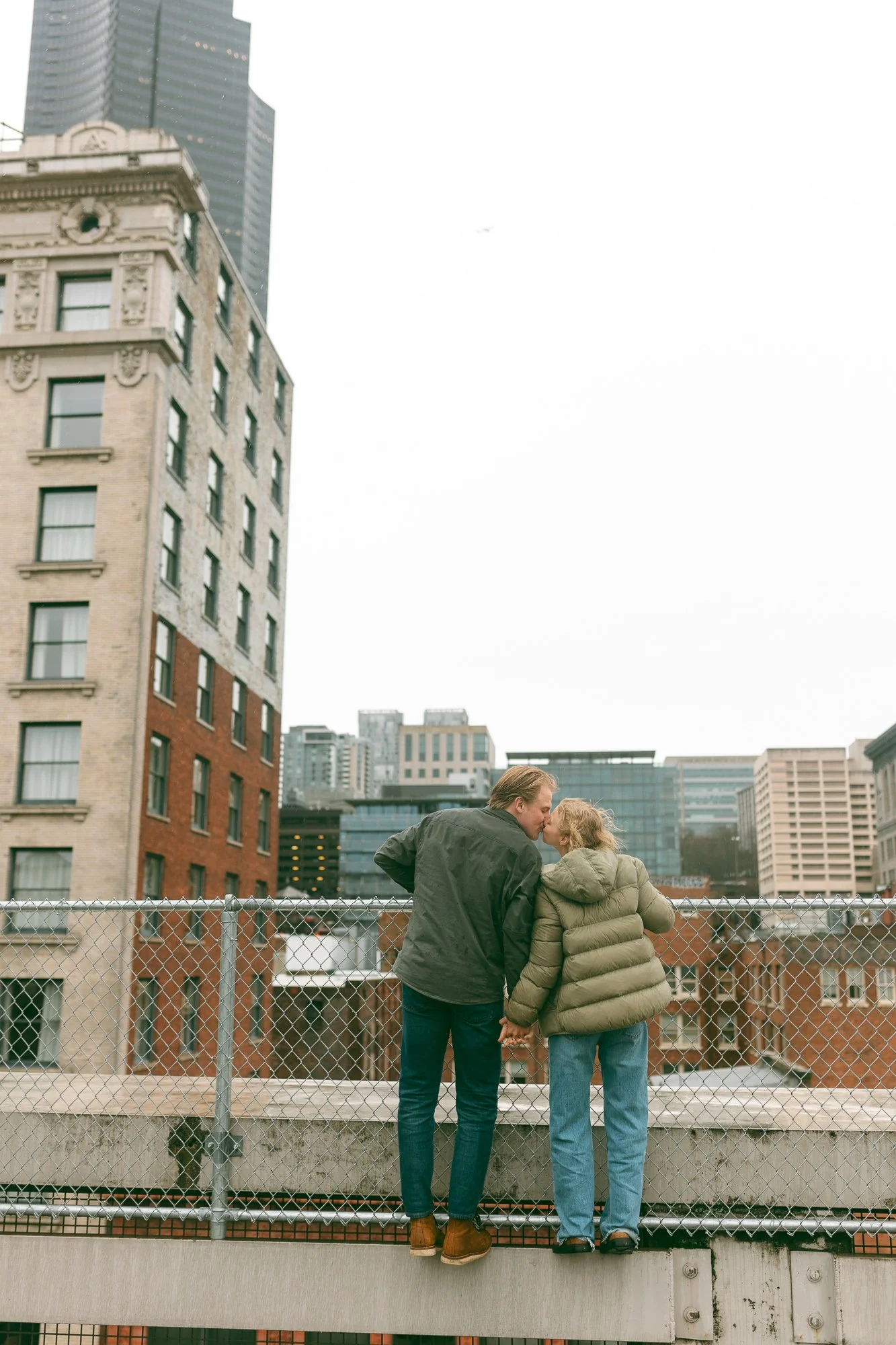 downtown-seattle-rainy-day-engagement-photoshoot-18.jpg