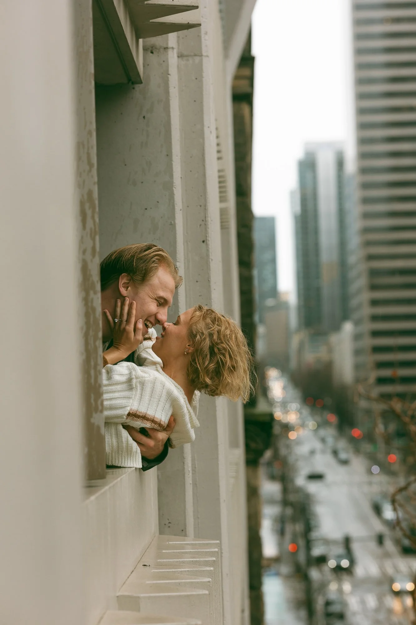 downtown-seattle-rainy-day-engagement-photoshoot-19.jpg