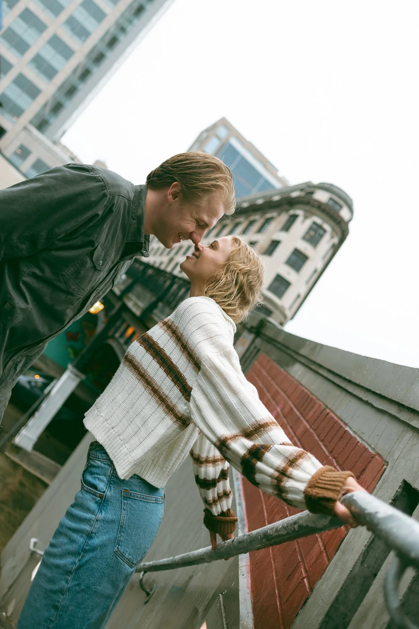 downtown-seattle-rainy-day-engagement-photoshoot-28.jpg
